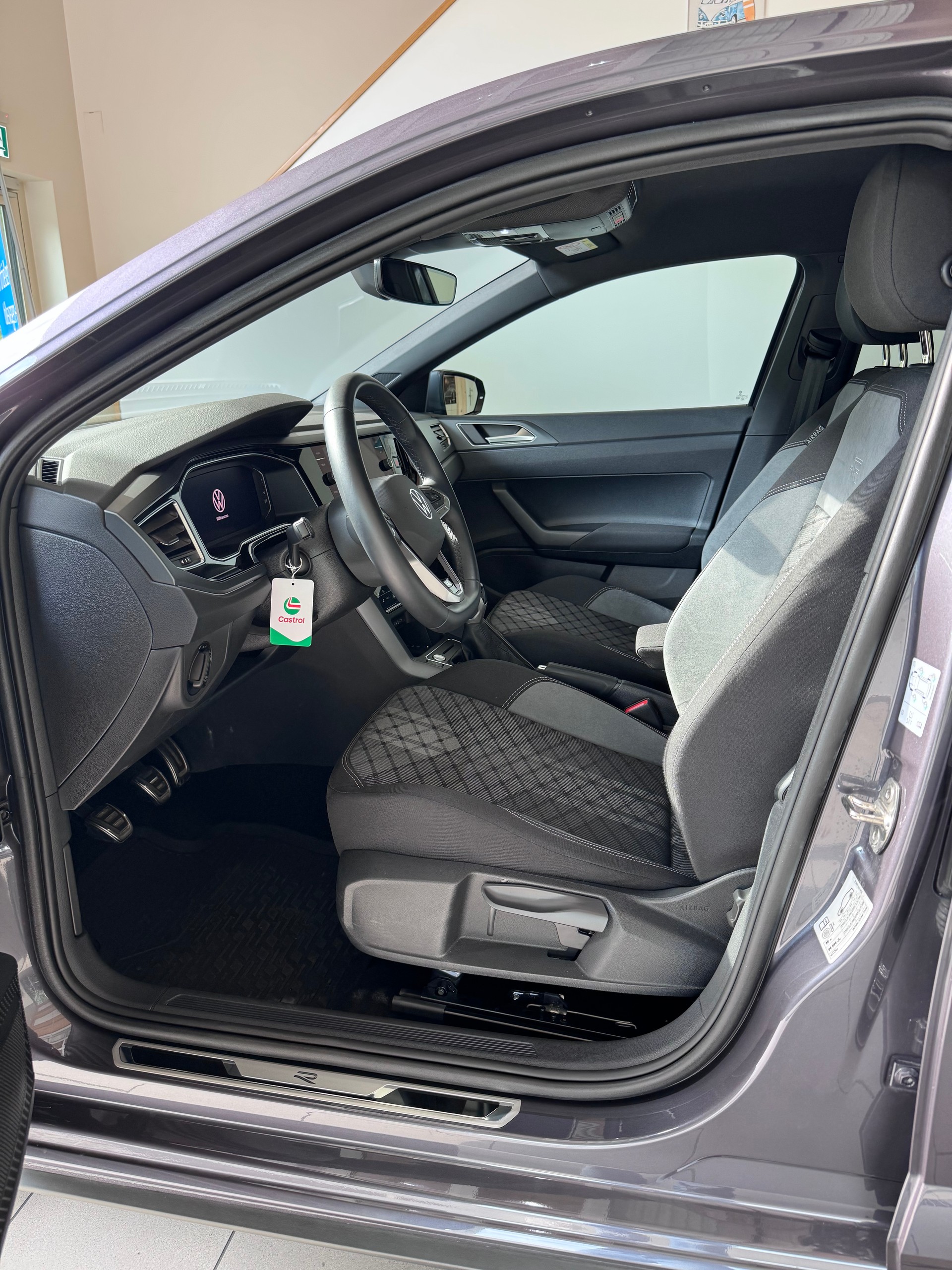 VW Polo 1.0 TSI R-Line-image-4
