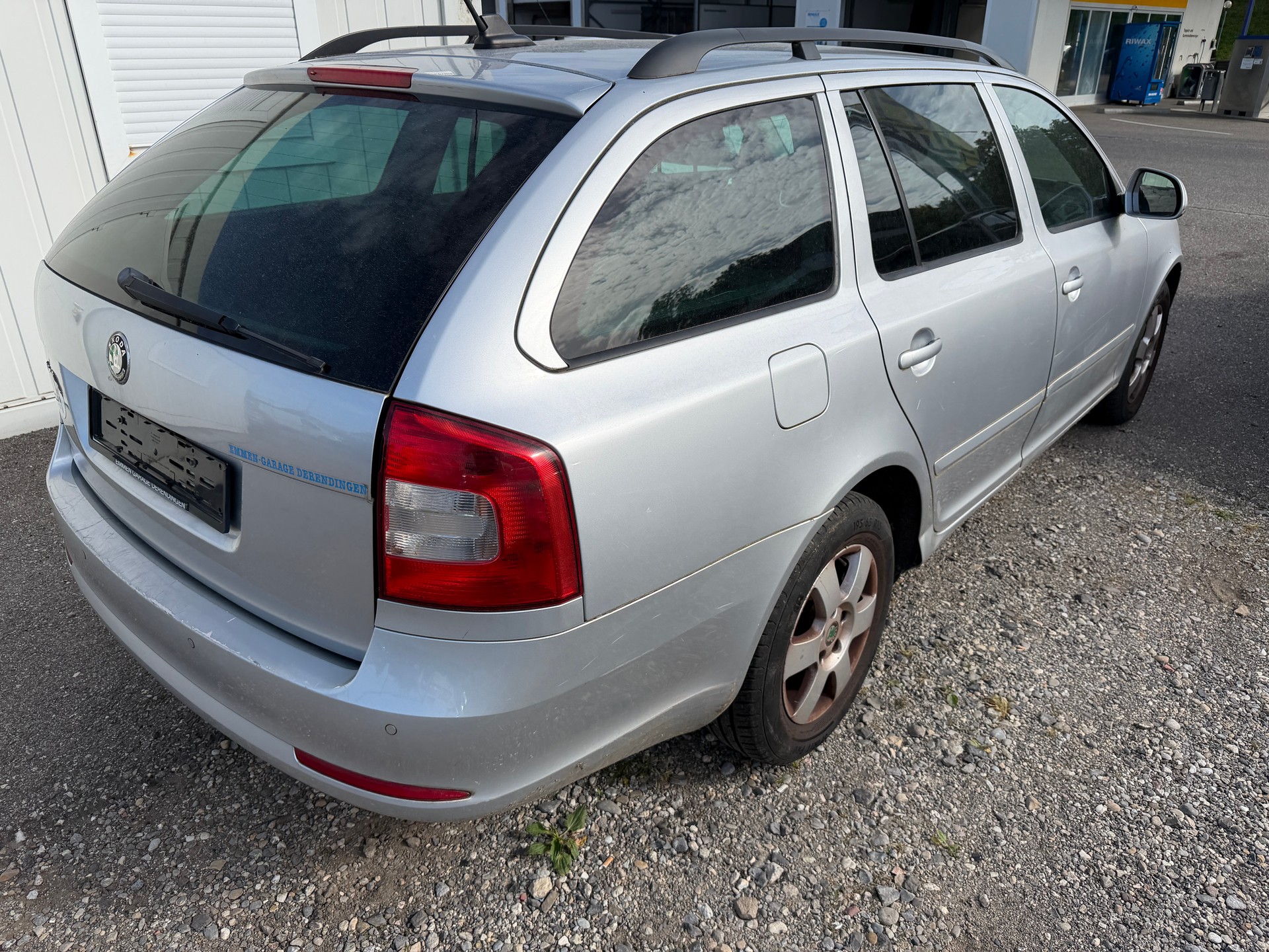 SKODA Octavia Combi 2.0 TDI Swiss Adventure 4x4-image-2