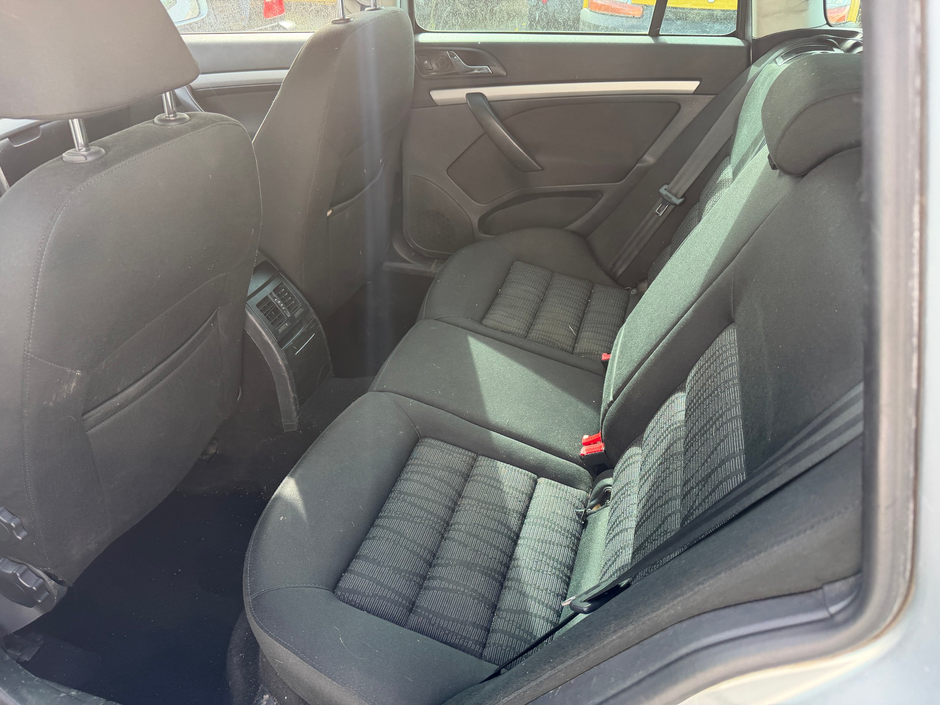 SKODA Octavia Combi 2.0 TDI Swiss Adventure 4x4-image-5