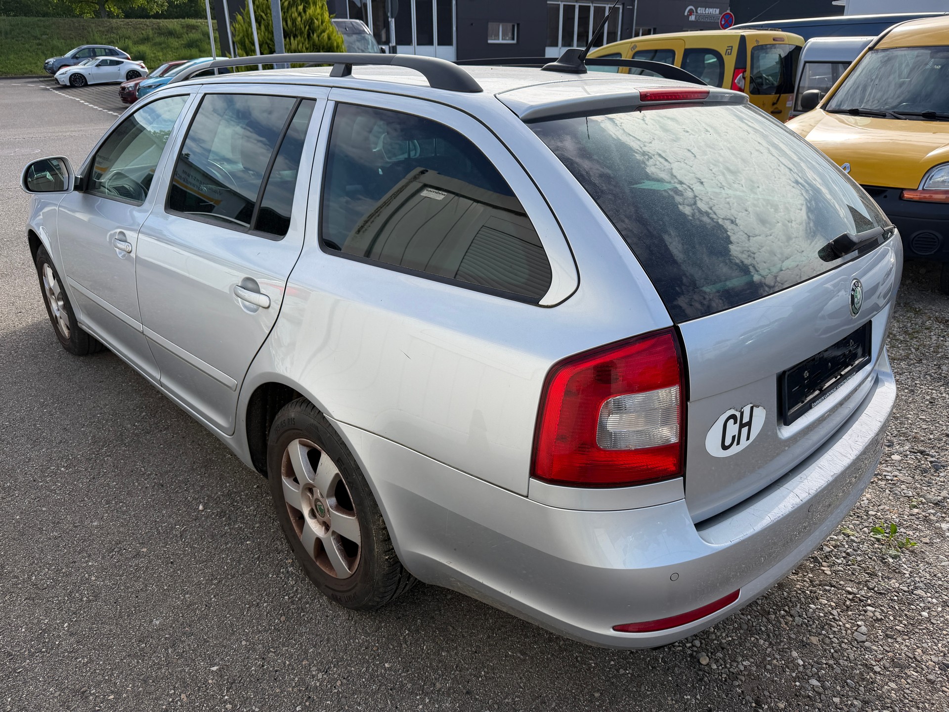 SKODA Octavia Combi 2.0 TDI Swiss Adventure 4x4-image-3