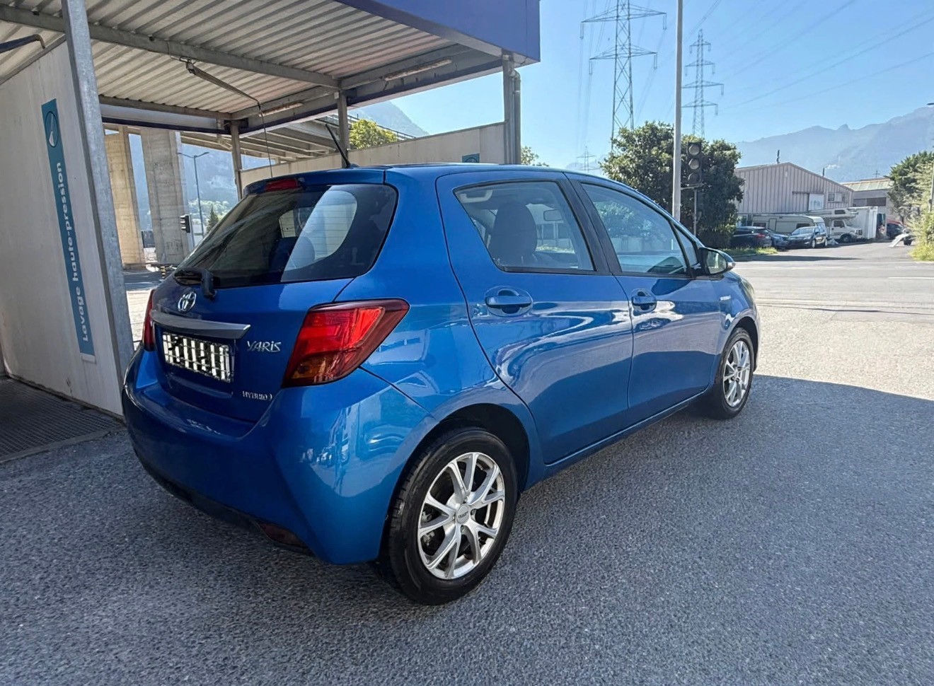 TOYOTA Yaris 1.5 VVT-i Hybrid Sol Premium CVT-image-3