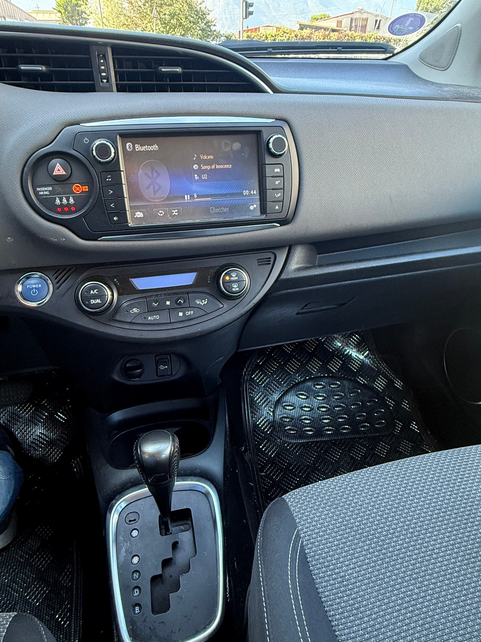 TOYOTA Yaris 1.5 VVT-i Hybrid Sol Premium CVT-image-5