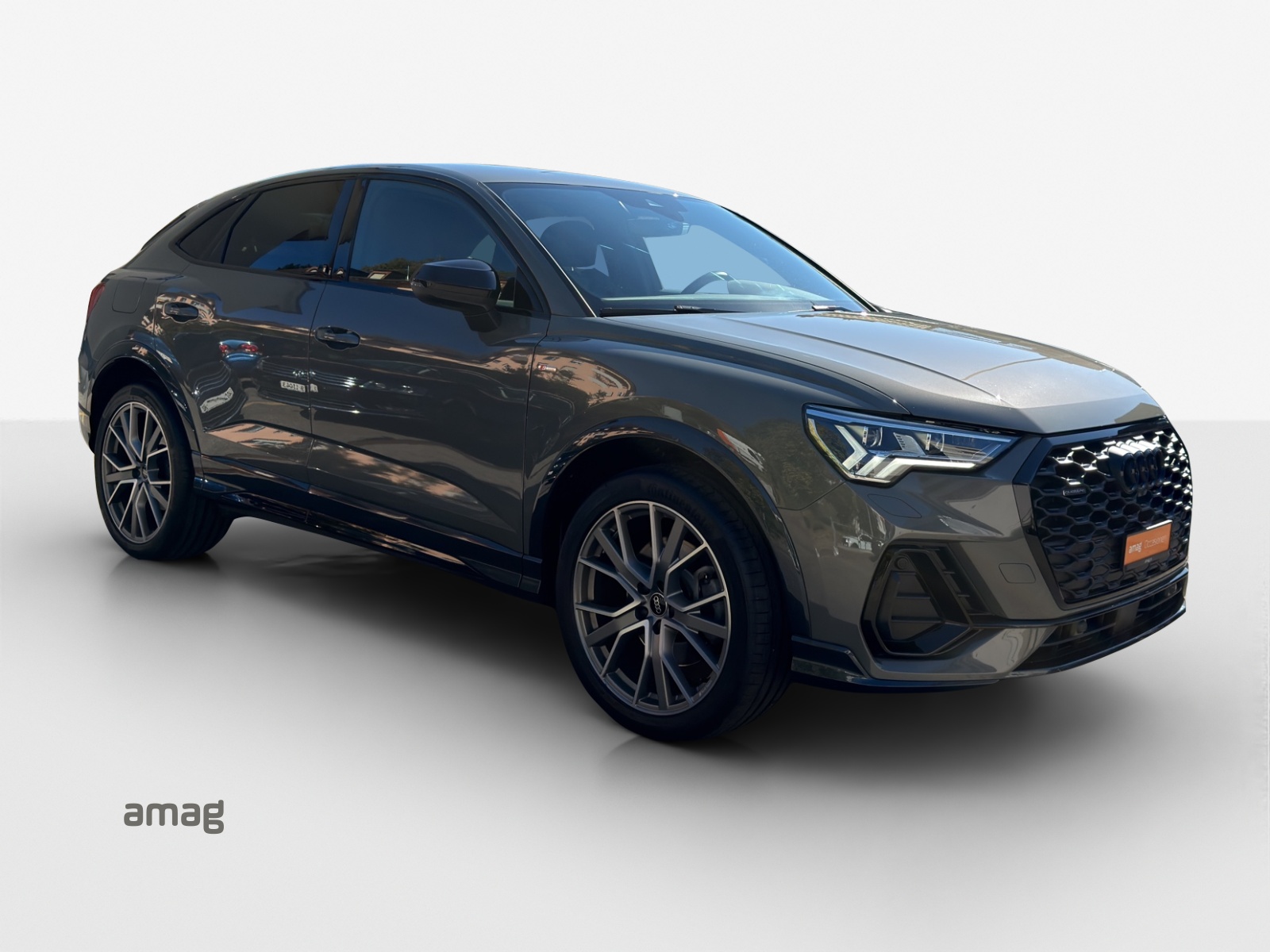 AUDI Q3 Sportback 45 TFSI S line quattro S-tronic-image-5