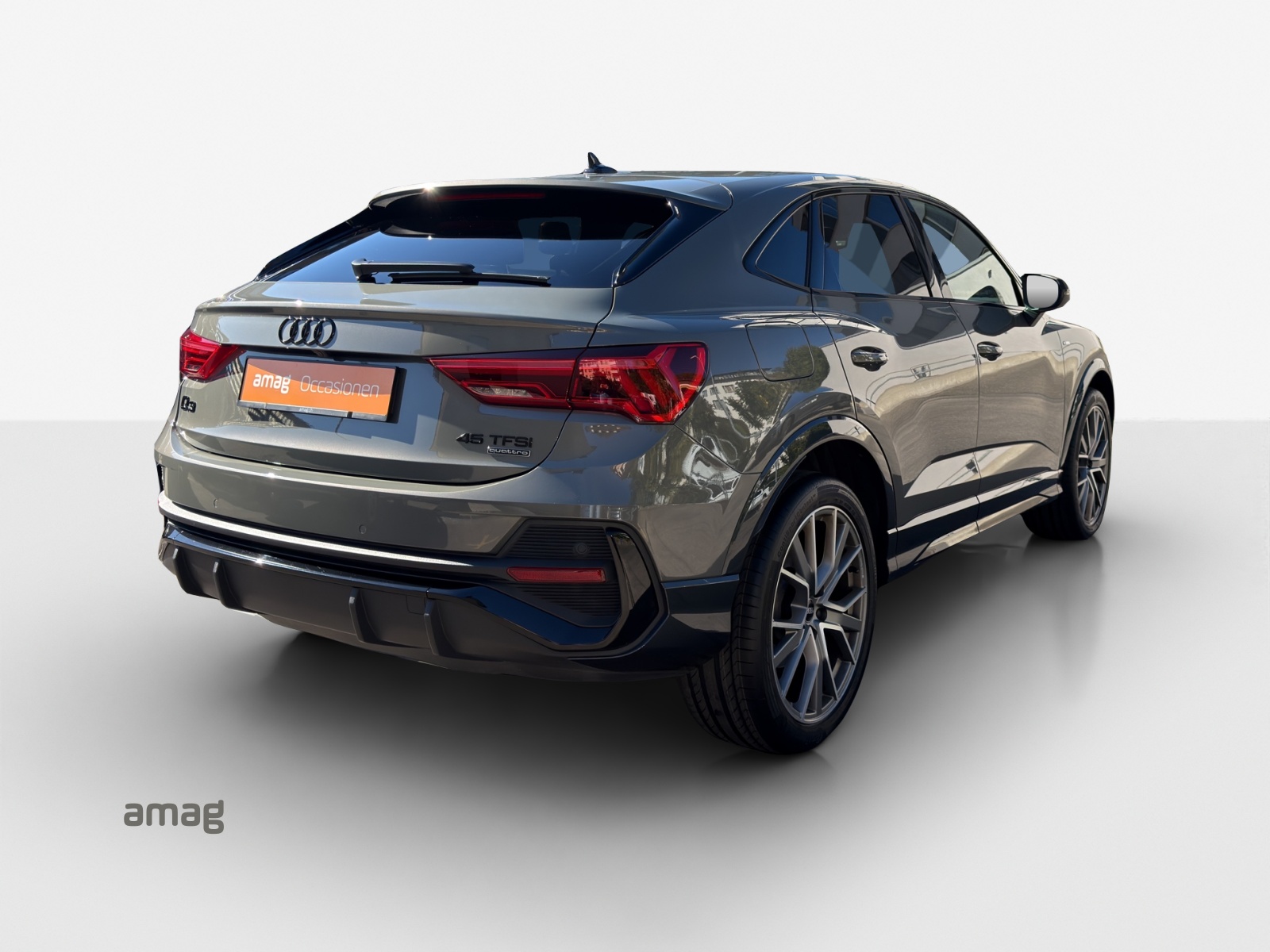 AUDI Q3 Sportback 45 TFSI S line quattro S-tronic-image-4