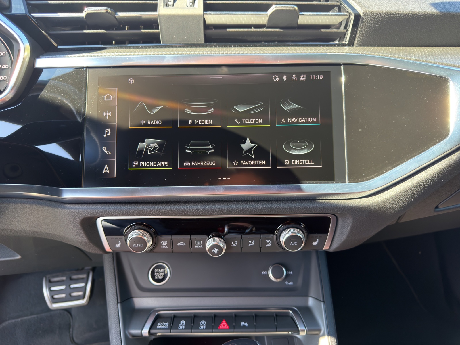 AUDI Q3 Sportback 45 TFSI S line quattro S-tronic-image-10