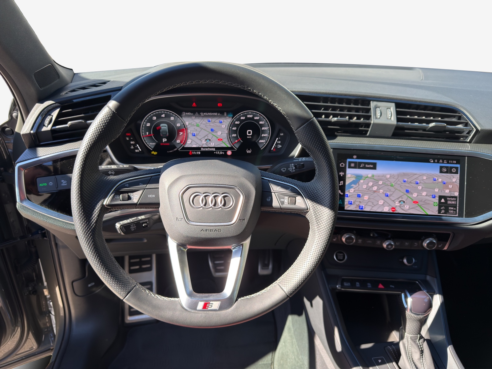 AUDI Q3 Sportback 45 TFSI S line quattro S-tronic-image-9