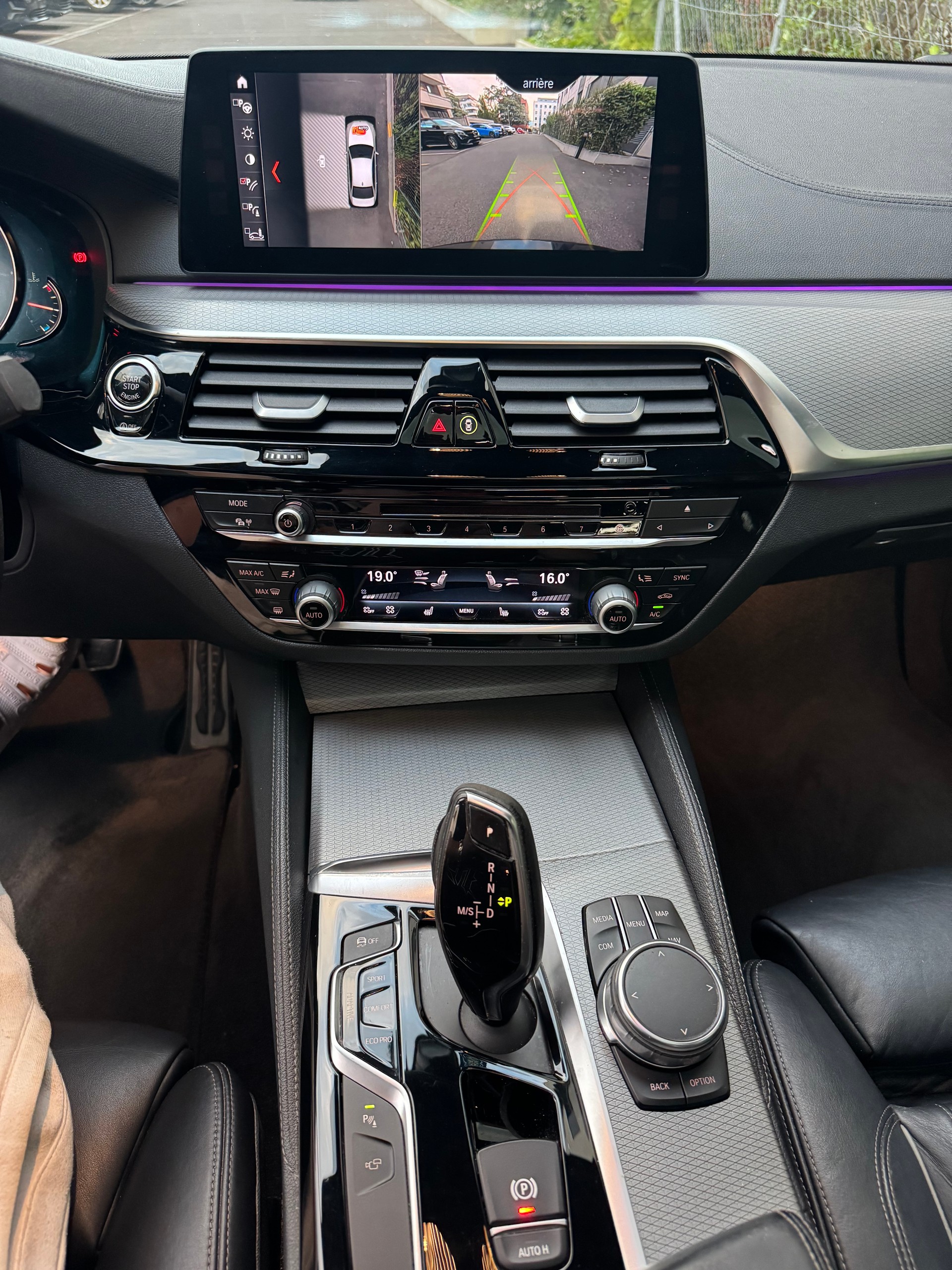 BMW M550i xDrive Steptronic-image-9