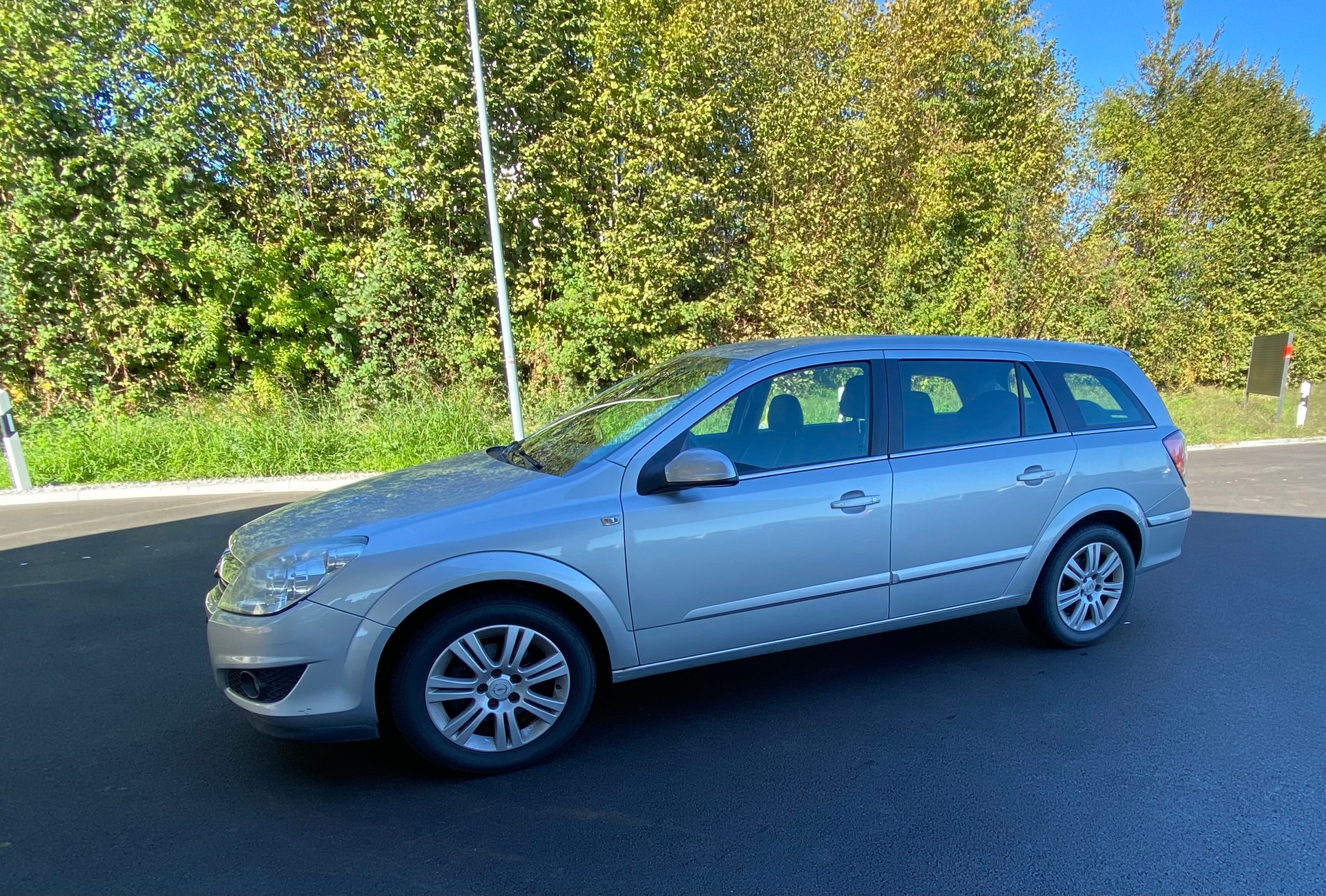OPEL Astra Caravan 1.6i 16V Diamond-image-0