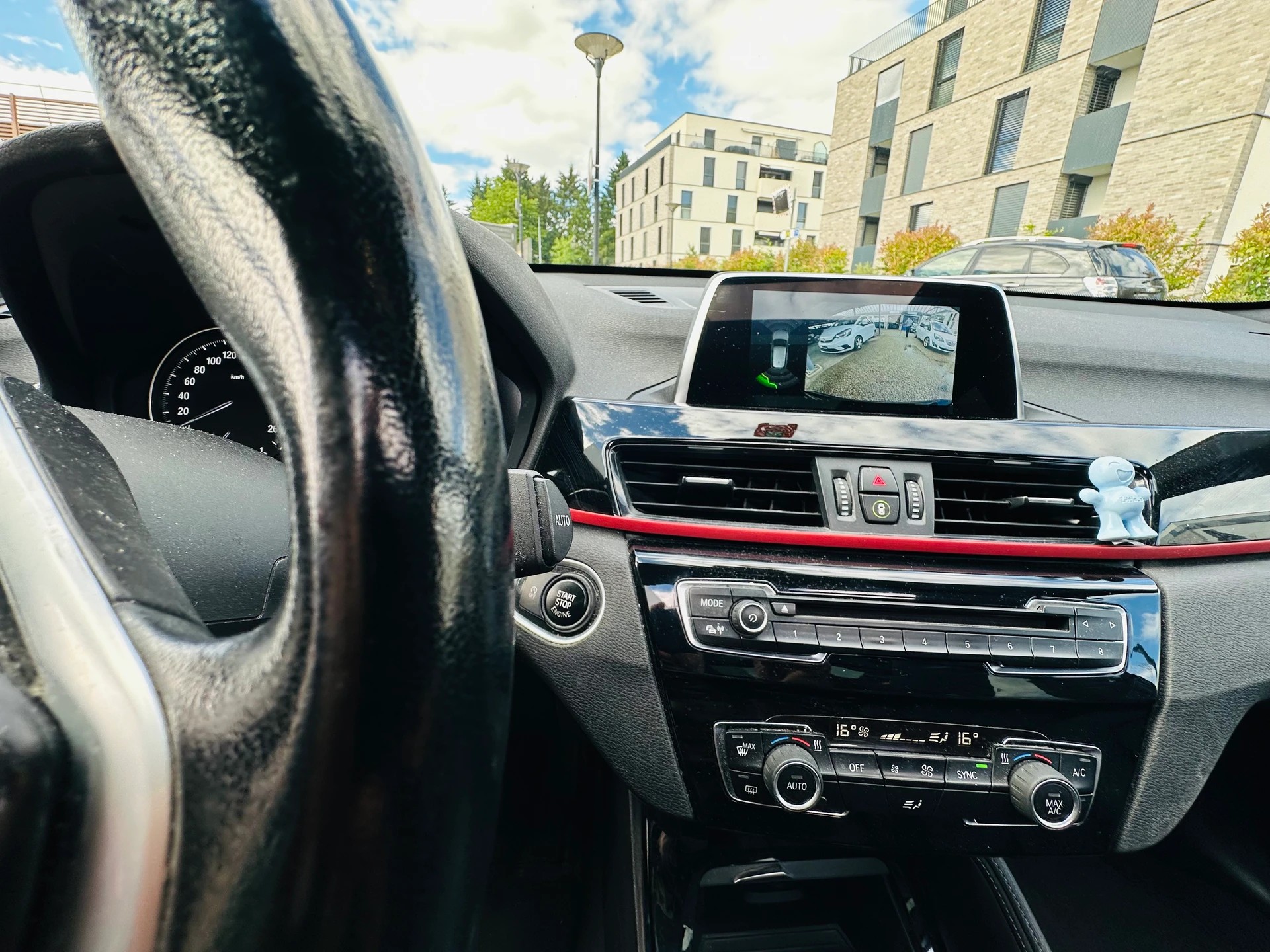 BMW X1 sDrive 18i Sport Line-image-8