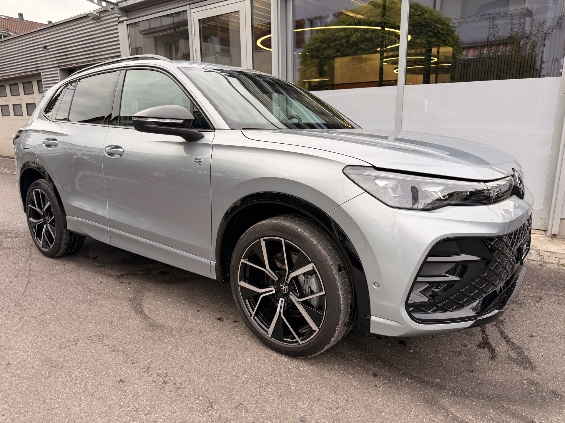 VW Tiguan 2.0 TSI 265PS 4Motion R-Line ***PANORAMADACH***-showroom-element-2