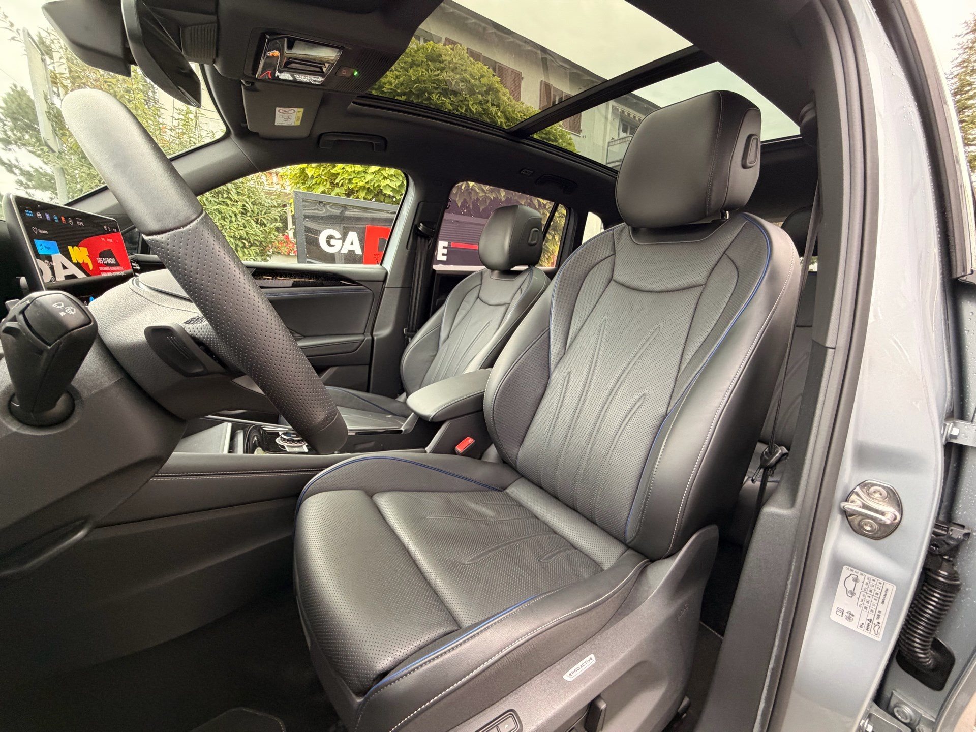 VW Tiguan 2.0 TSI 265PS 4Motion R-Line ***PANORAMADACH***-image-7