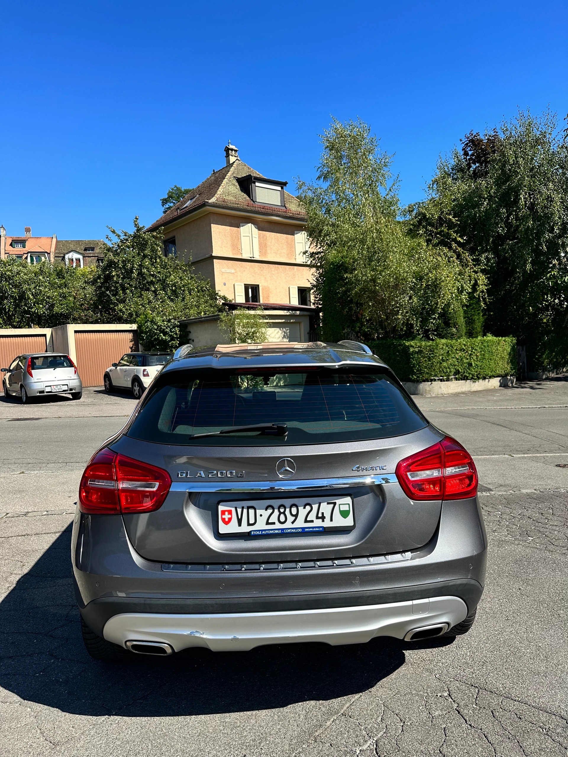 MERCEDES-BENZ GLA 200 d 4m-image-4