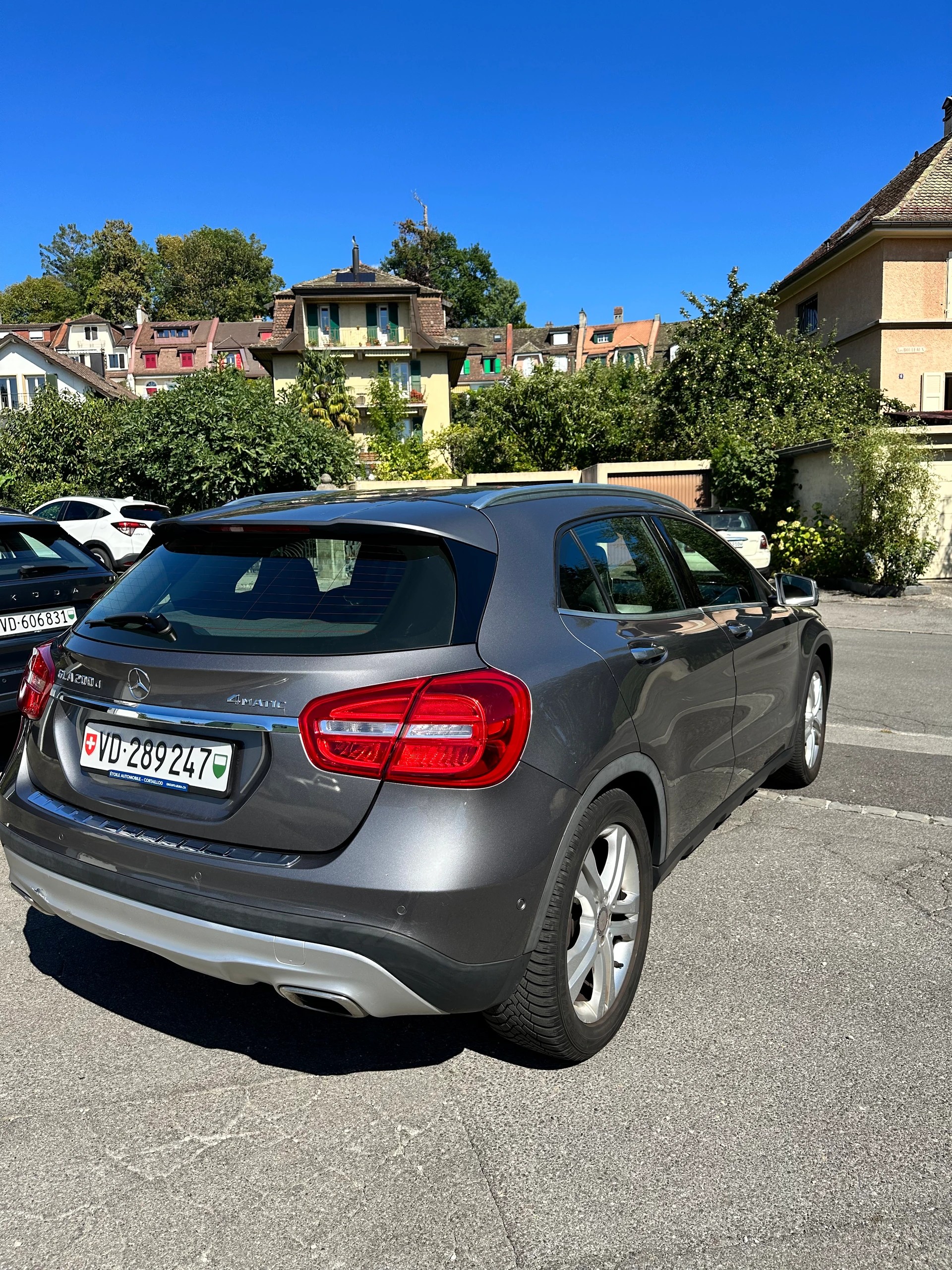 MERCEDES-BENZ GLA 200 d 4m-image-1