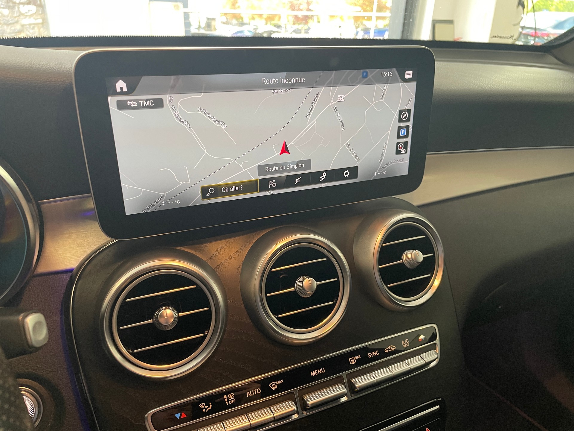MERCEDES-BENZ GLC 300 AMG Line 4Matic 9G-Tronic-image-15