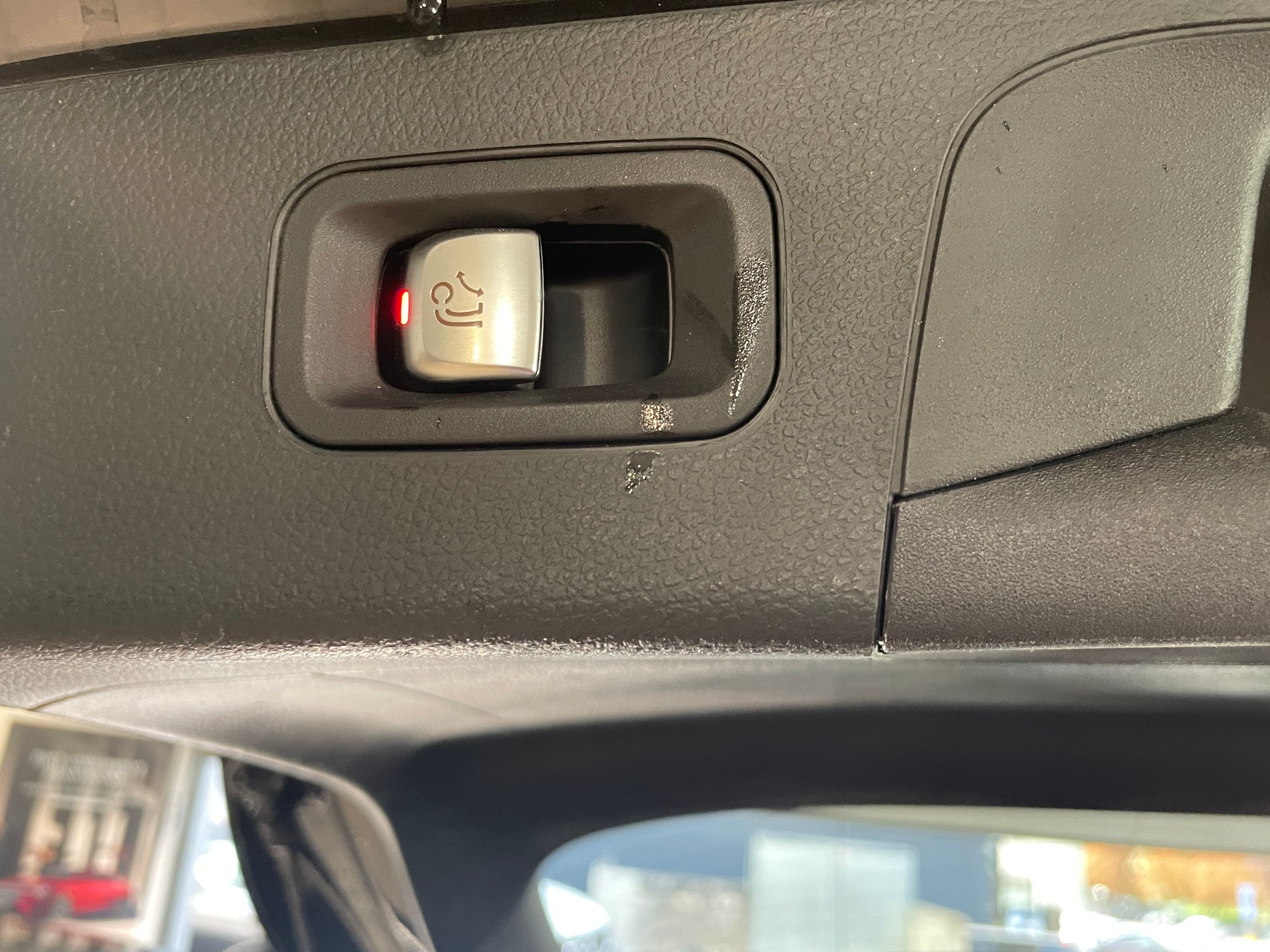 MERCEDES-BENZ GLC 300 AMG Line 4Matic 9G-Tronic-image-7