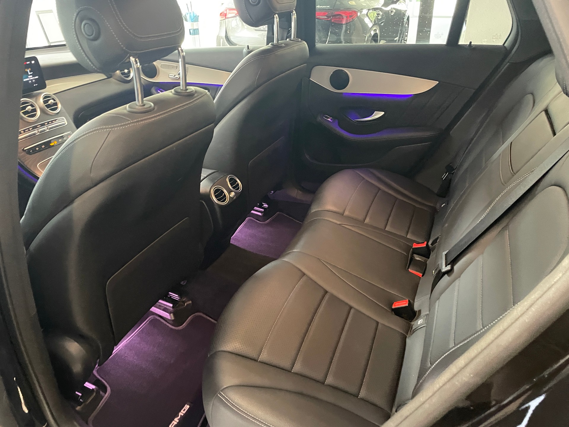MERCEDES-BENZ GLC 300 AMG Line 4Matic 9G-Tronic-image-11