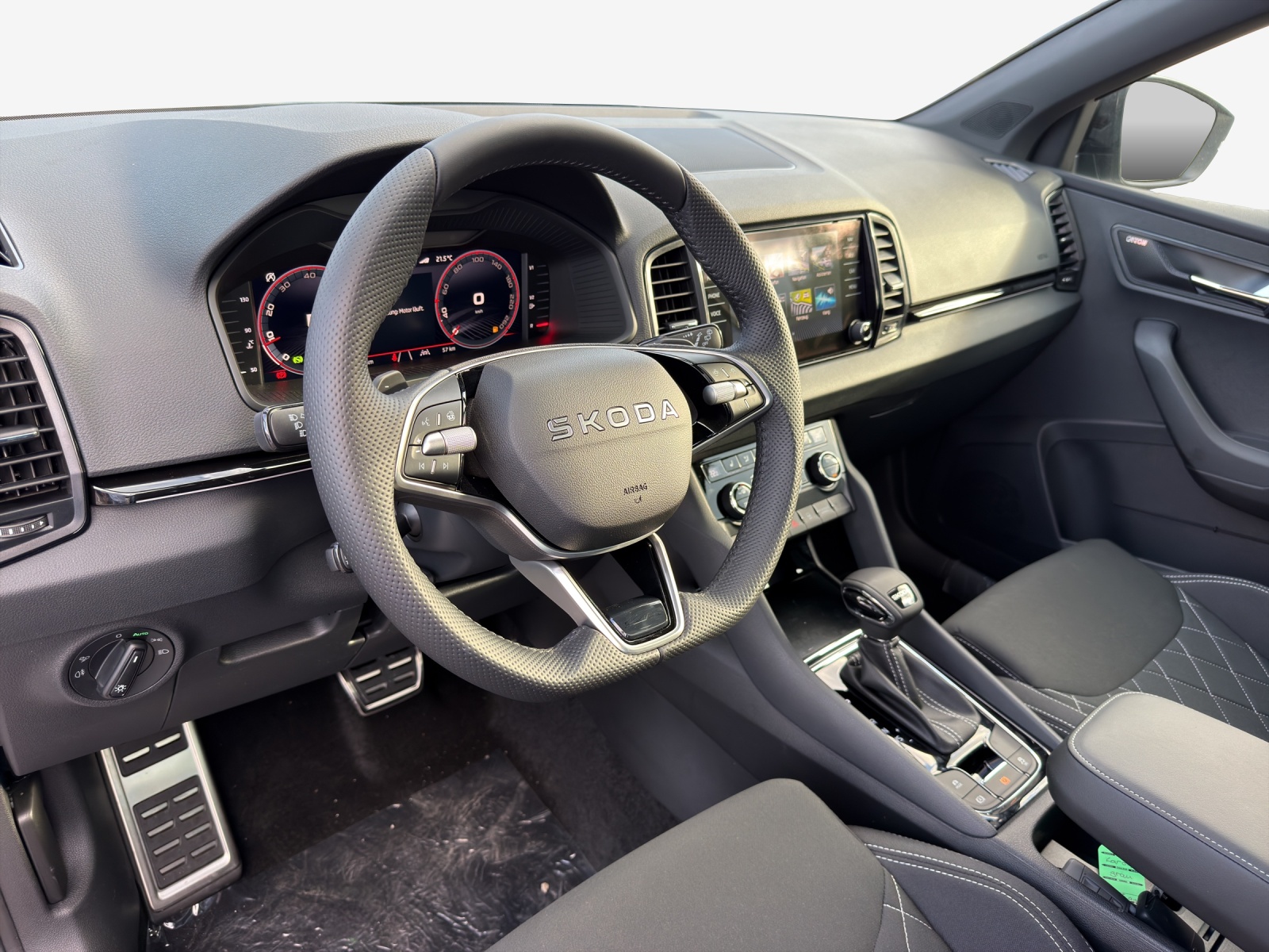 SKODA Karoq 2.0 TSI SportLine 4x4 DSG-image-9