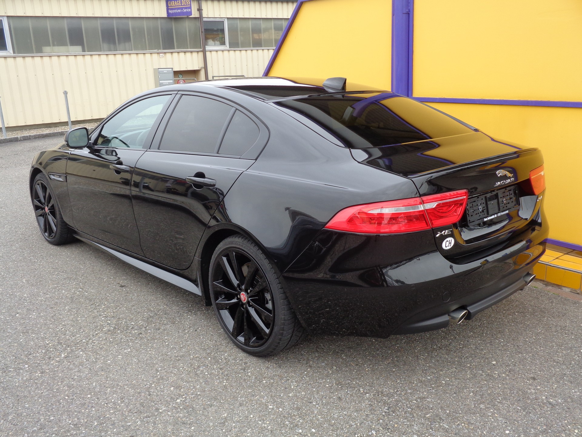 JAGUAR XE 20t 2.0 Landmark Automatic-image-6