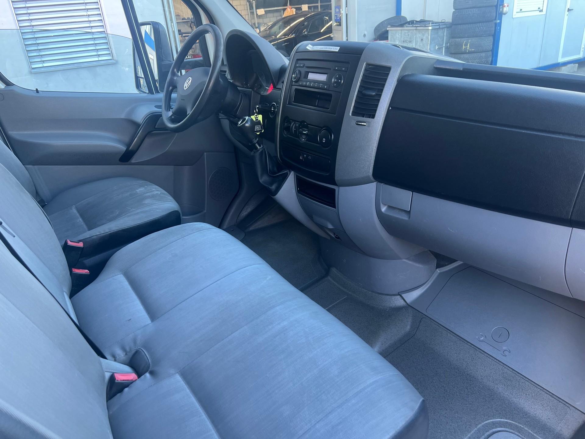 VW Crafter 35 2.0 TDI CR-image-7