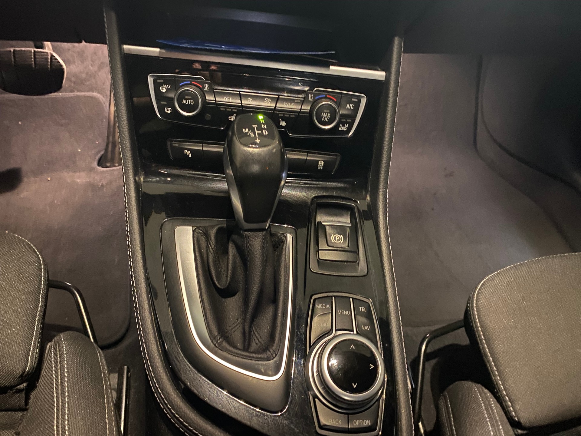 BMW 216d-image-4