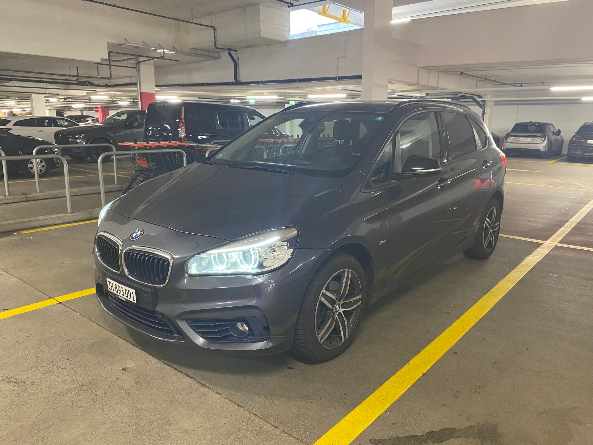 BMW 216d-image-0