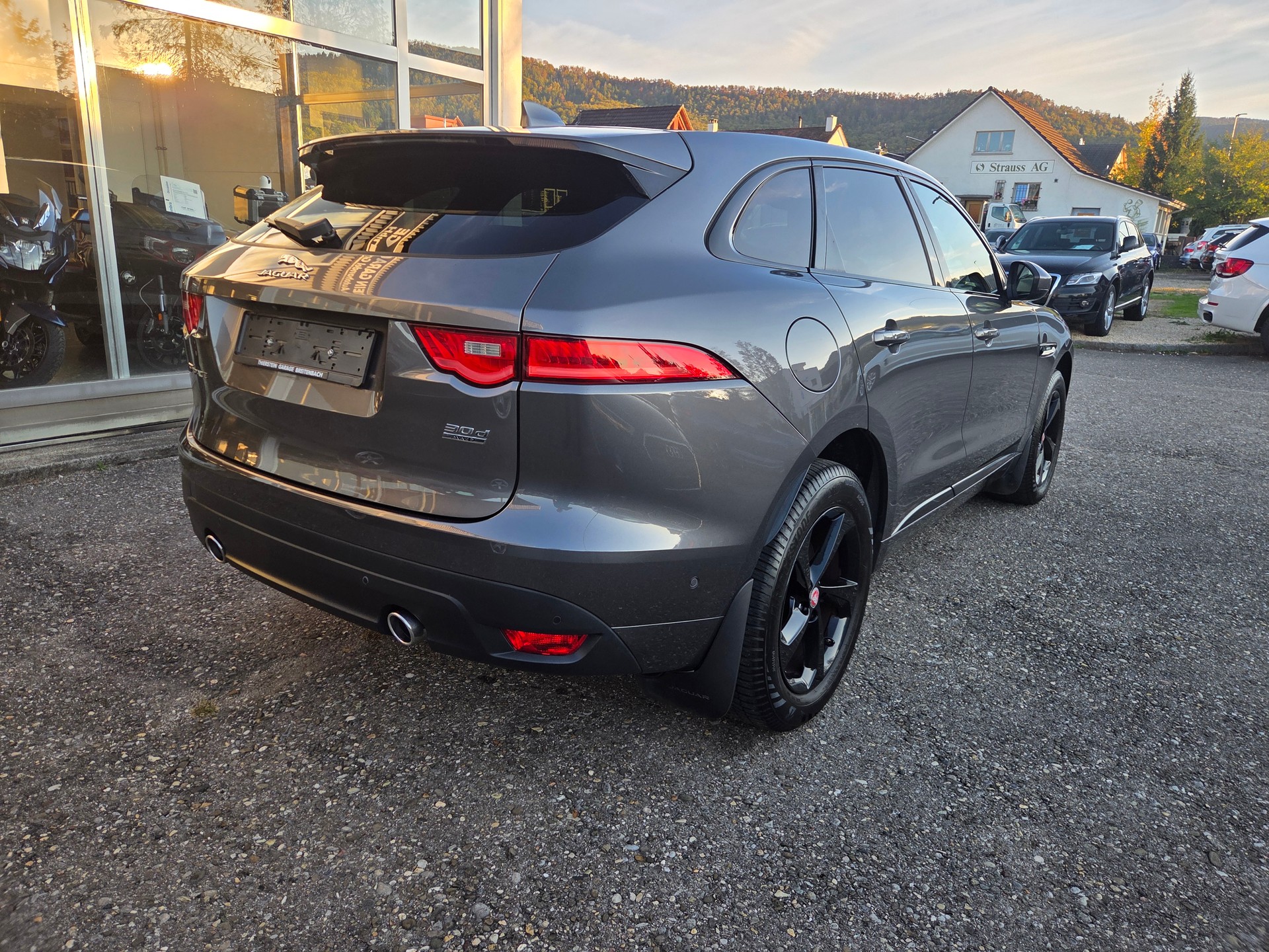 JAGUAR F-Pace 3.0 TD R-Sport AWD Automatik-image-6