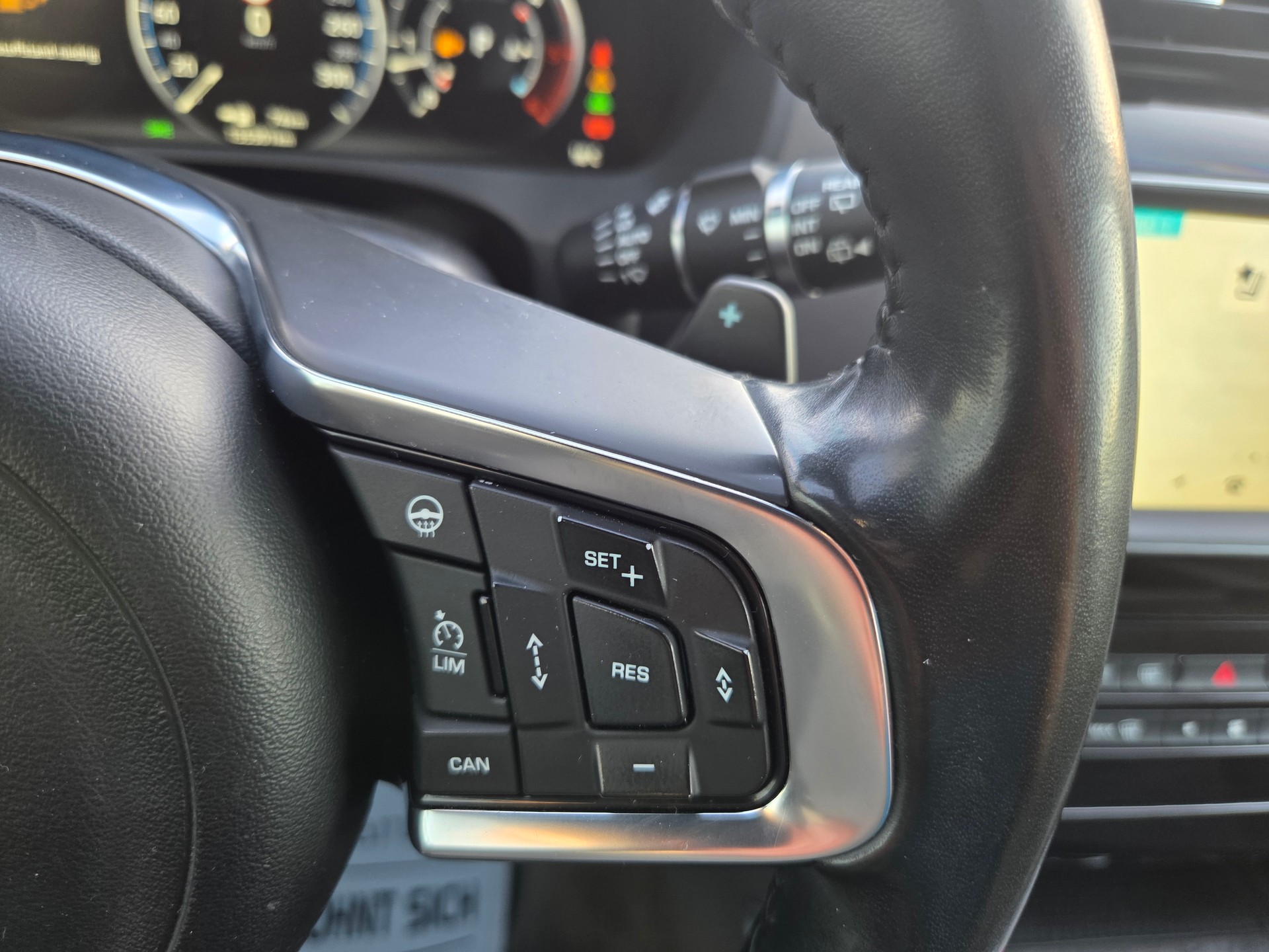 JAGUAR F-Pace 3.0 TD R-Sport AWD Automatik-image-20