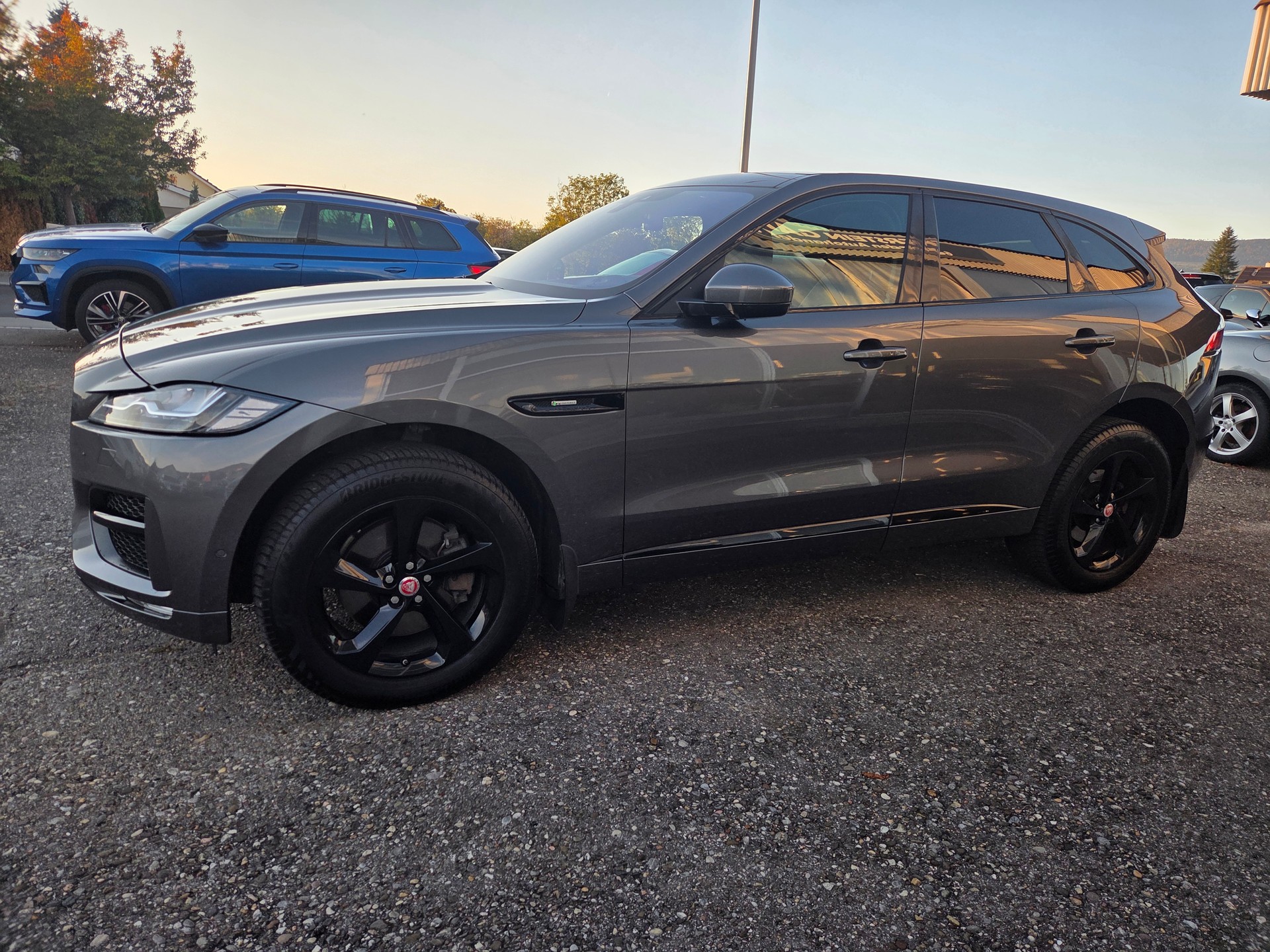 JAGUAR F-Pace 3.0 TD R-Sport AWD Automatik-image-2