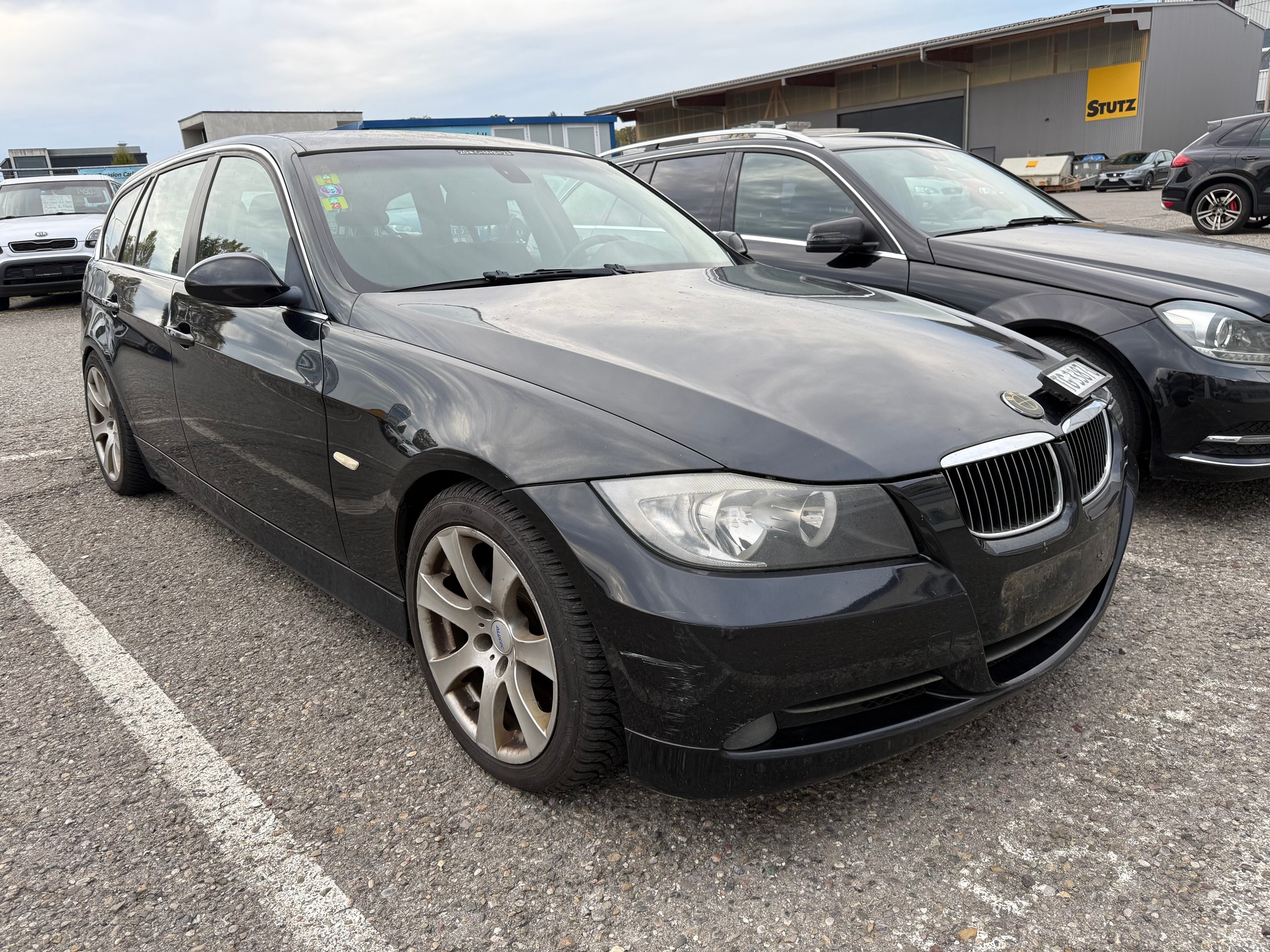 BMW 330d Touring-image-1