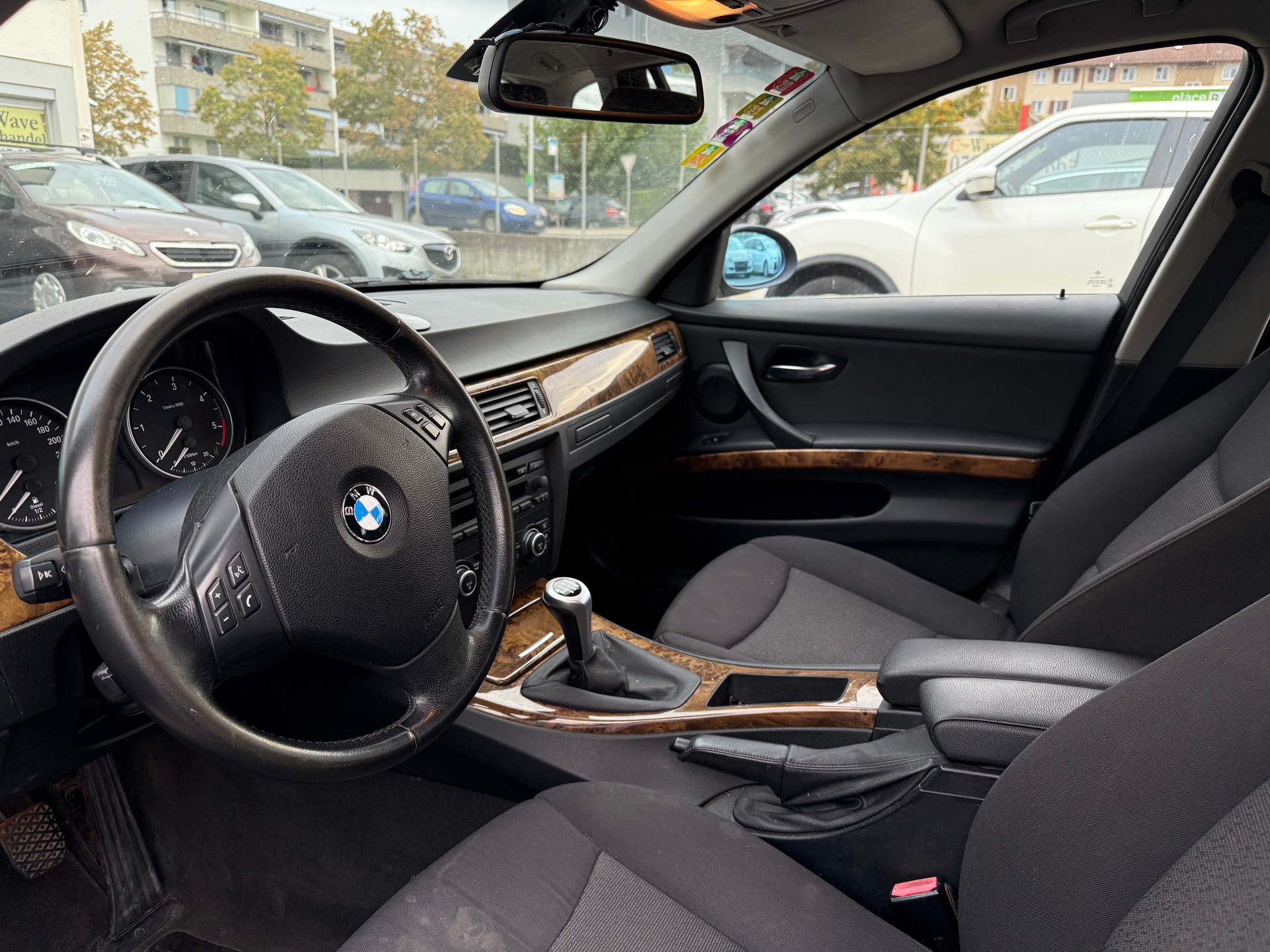 BMW 330d Touring-image-3