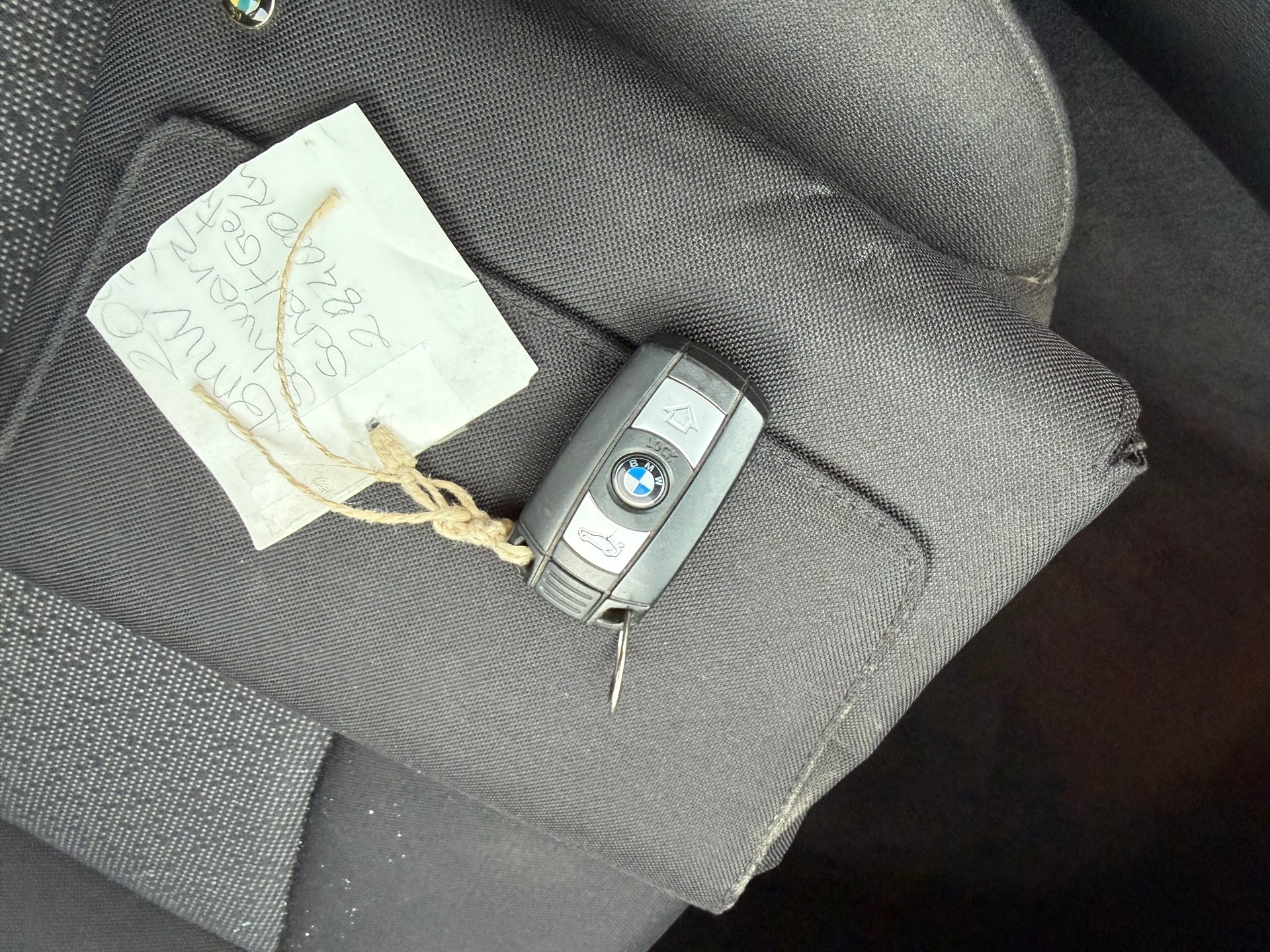 BMW 330d Touring-image-11