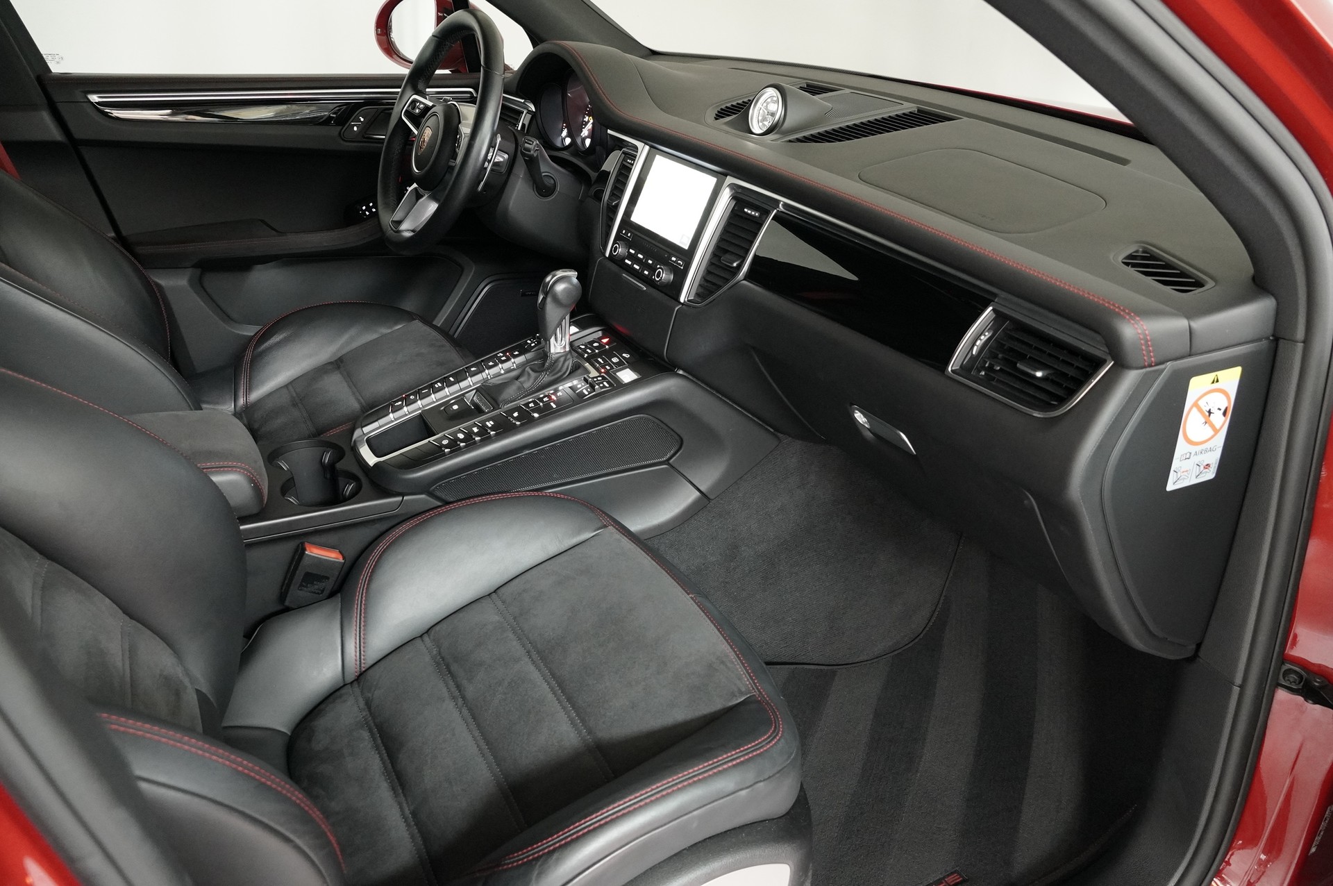 PORSCHE Macan GTS PDK-image-10