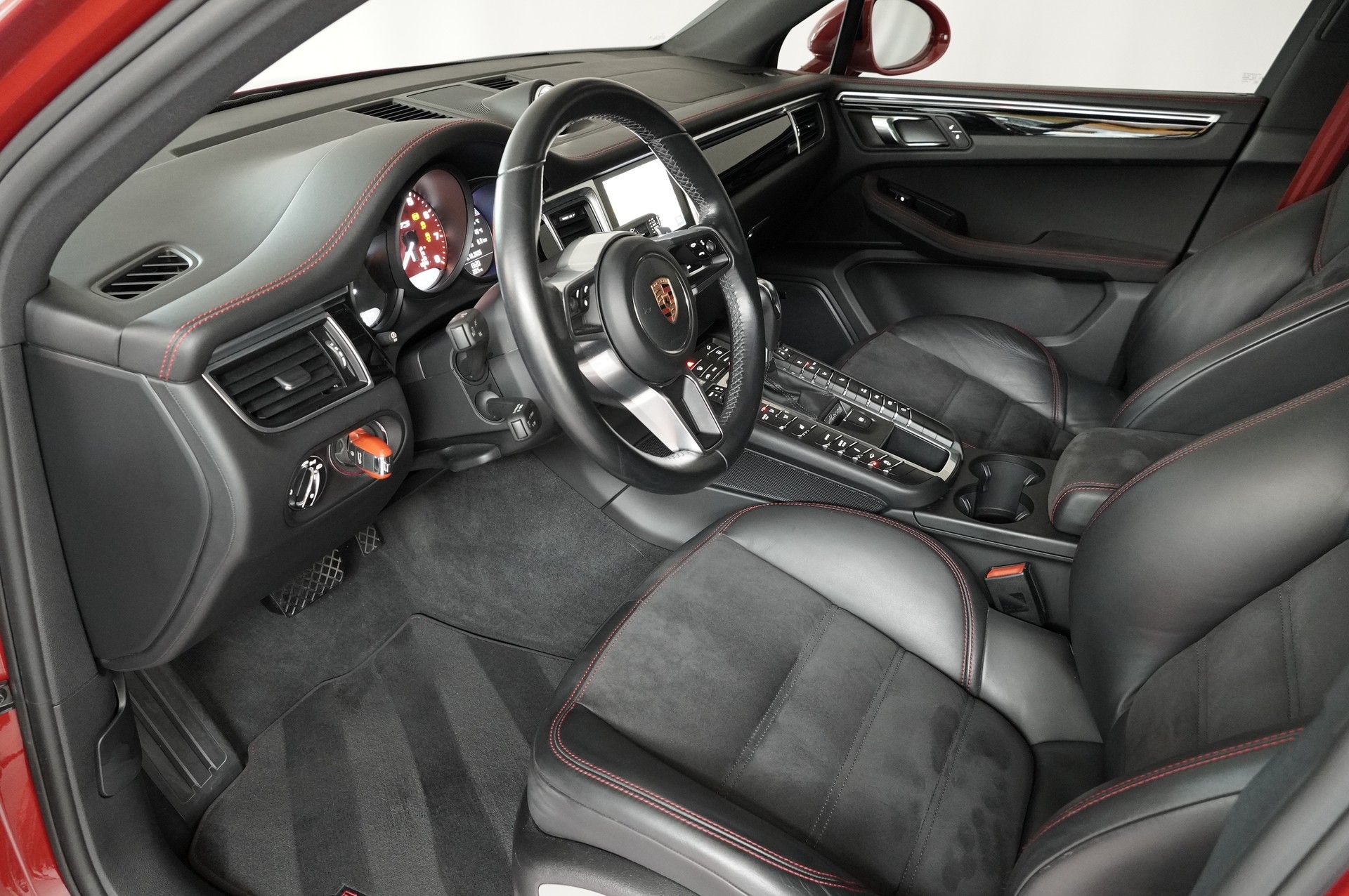 PORSCHE Macan GTS PDK-image-9