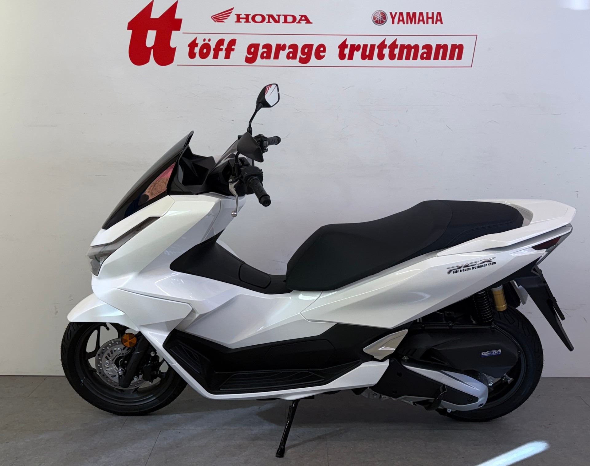 HONDA PCX 125 DX TFT. connectivity-showroom-element-1