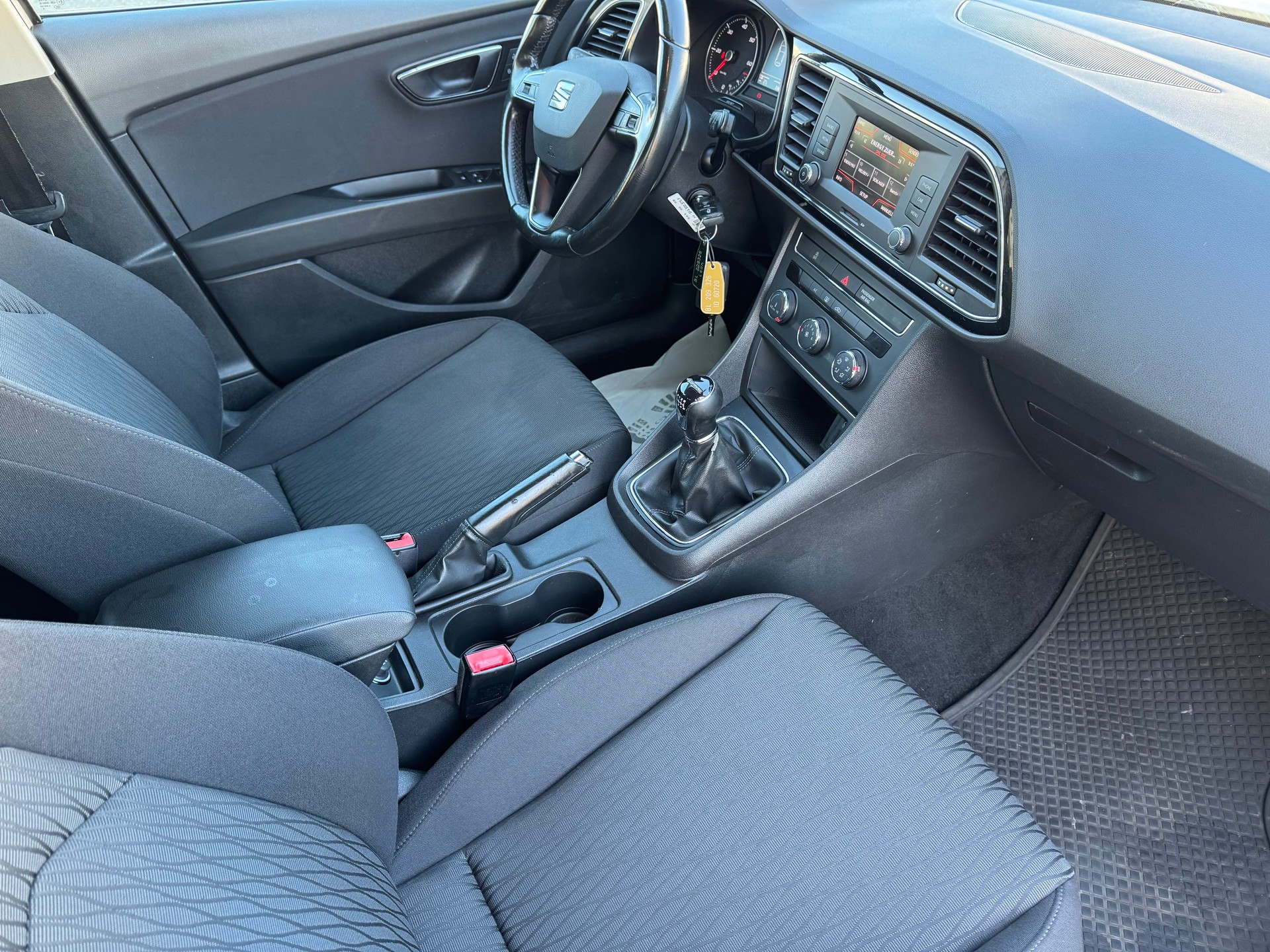 SEAT Leon ST 1.6 TDI Style 4Drive-image-10