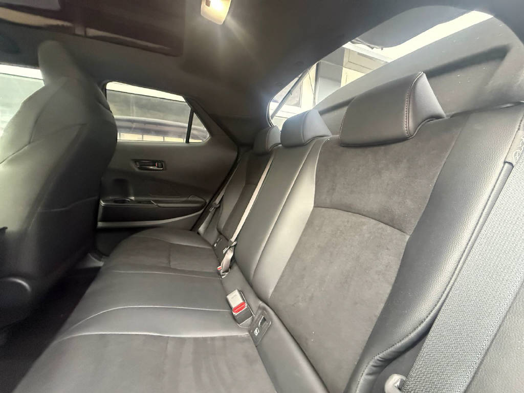 TOYOTA C-HR 2.0 HEV GR Sport Premiere 4x4-image-8