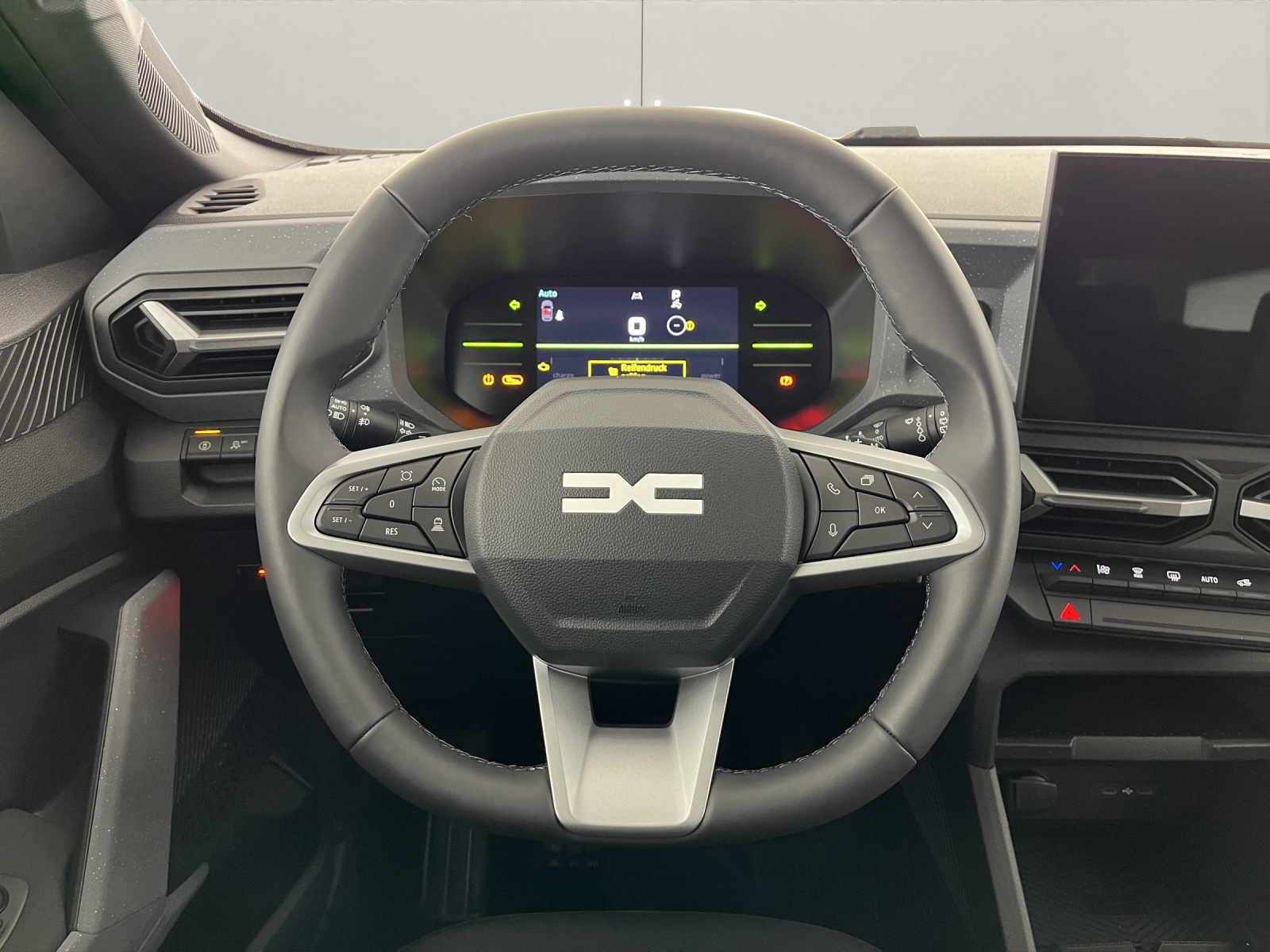 DACIA Duster 1.2 Hybrid Journey 4WD-image-9