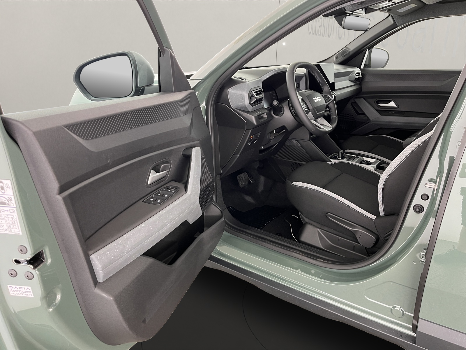 DACIA Duster 1.2 Hybrid Journey 4WD-image-6