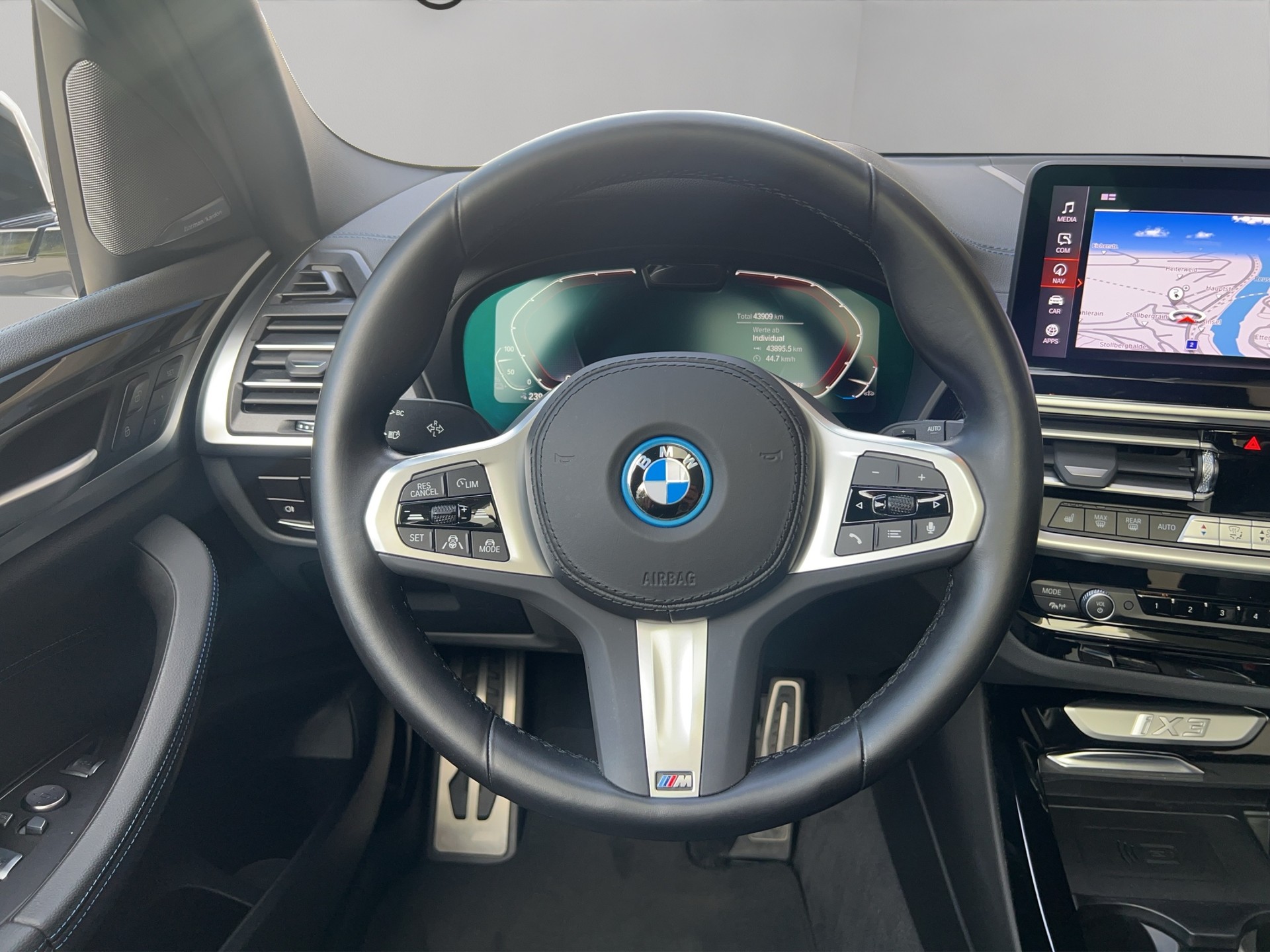 BMW iX3 Impressive-image-14
