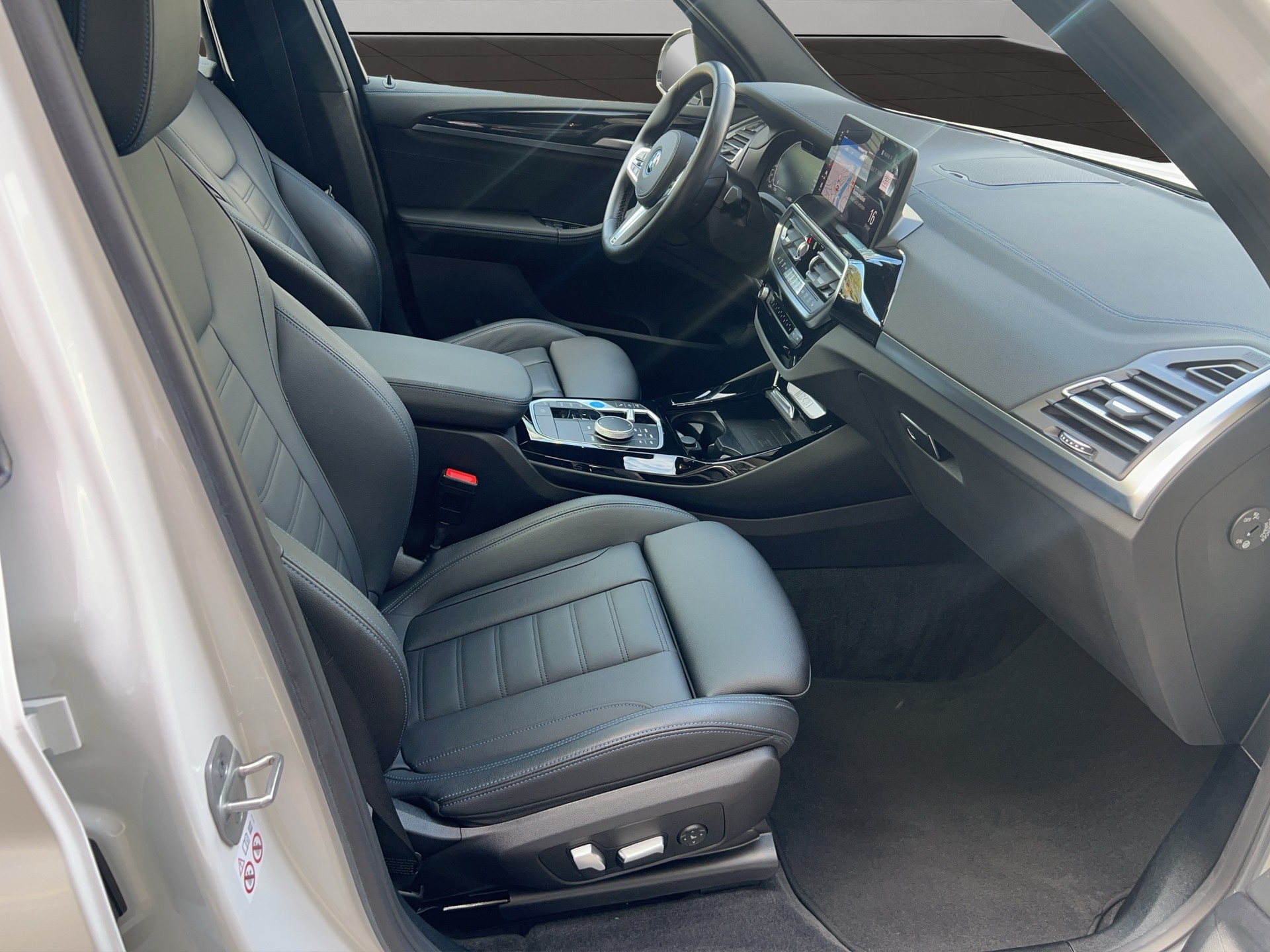 BMW iX3 Impressive-image-21