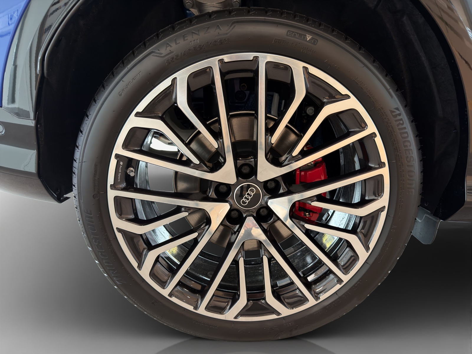 AUDI SQ5 TFSI quattro S-tronic-image-12