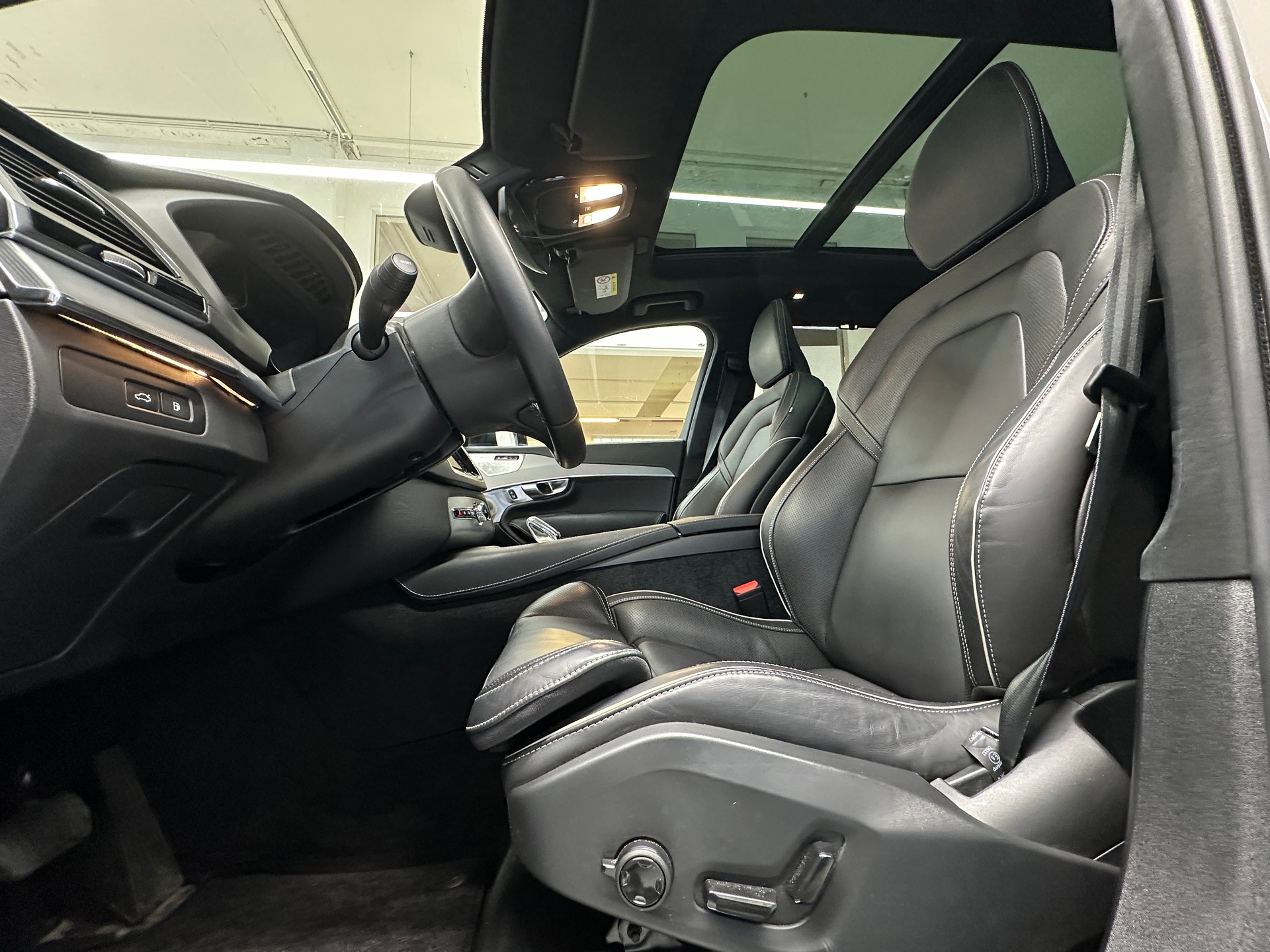 VOLVO XC90 T8 eAWD PluginHybrid Ultra Dark Geartronic-image-7