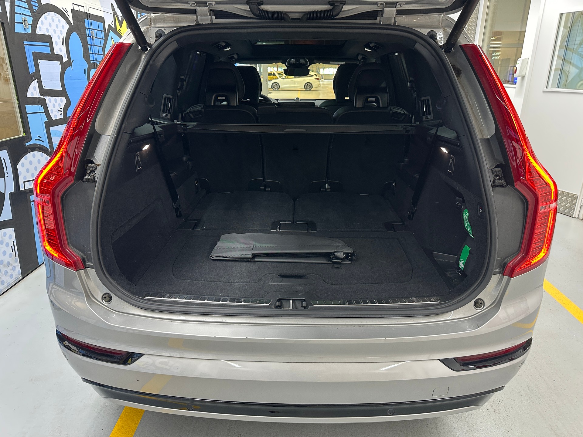 VOLVO XC90 T8 eAWD PluginHybrid Ultra Dark Geartronic-image-5
