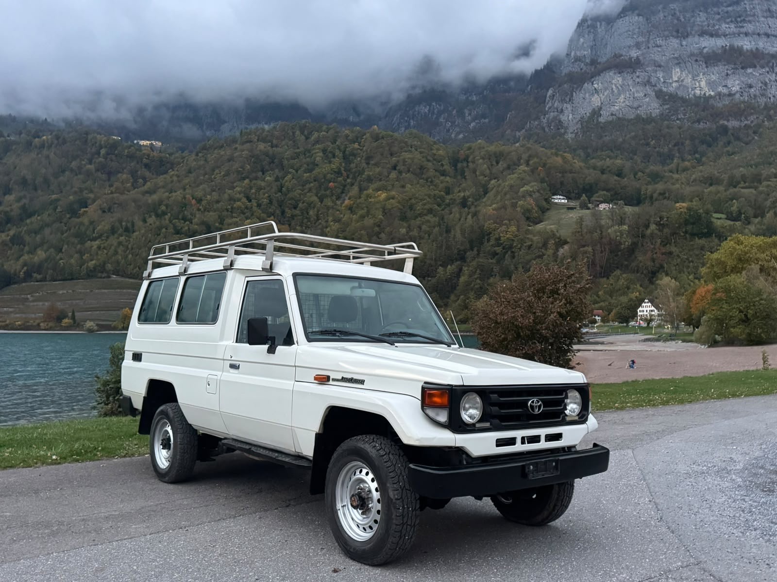 TOYOTA Land Cruiser 400 Hdt Long 4.2D-image-1