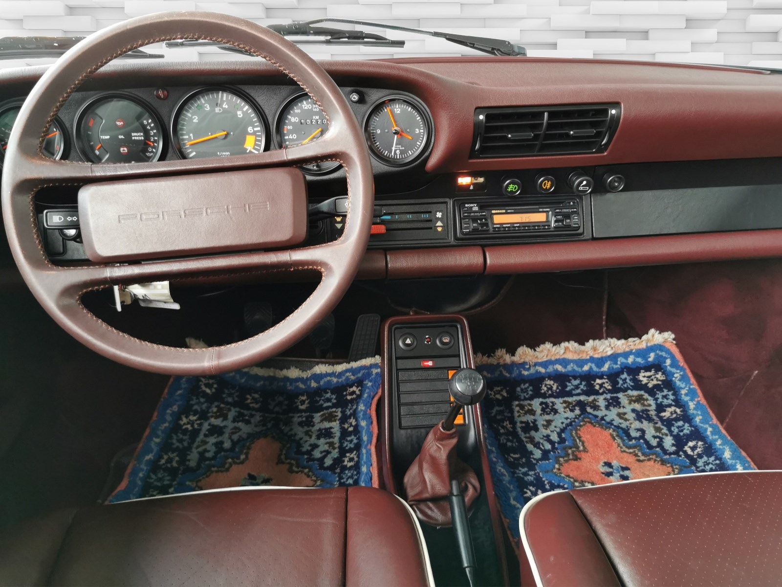 PORSCHE 911 Carrera Cabrio-image-10