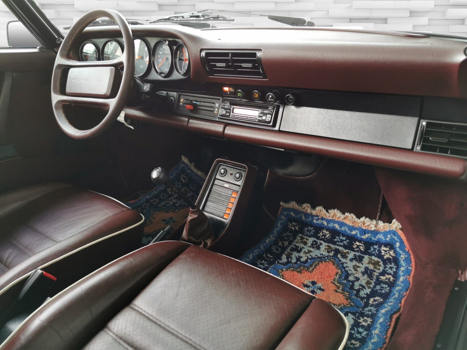 PORSCHE 911 Carrera Cabrio-image-11