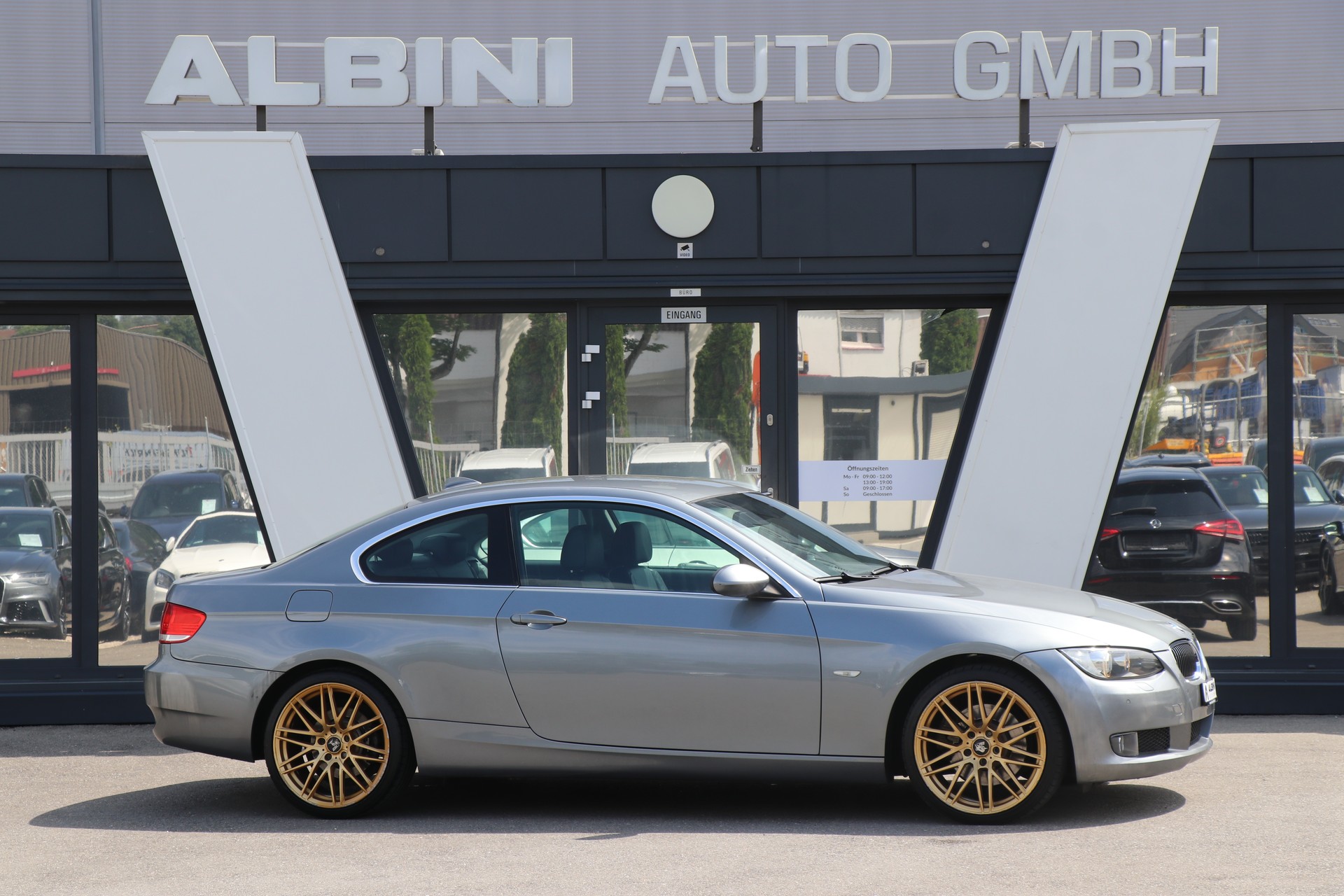BMW 325xi Coupé-image-1