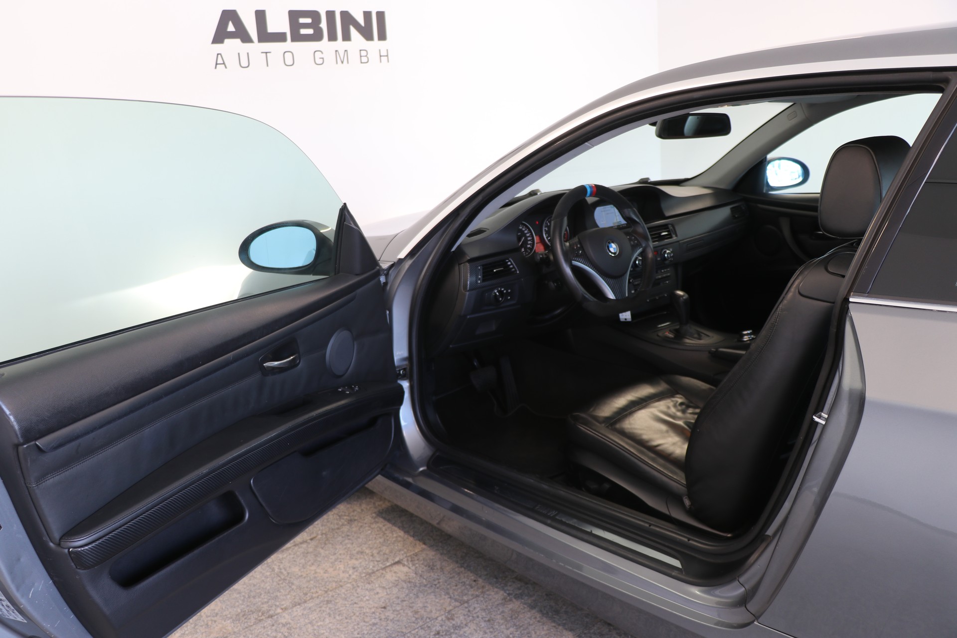 BMW 325xi Coupé-image-4