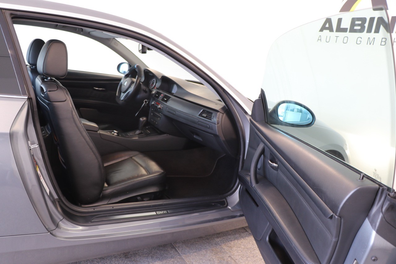 BMW 325xi Coupé-image-9