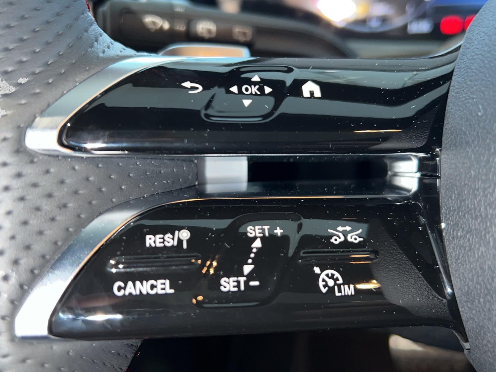 MERCEDES-BENZ A 250 AMG Line 4m-image-7